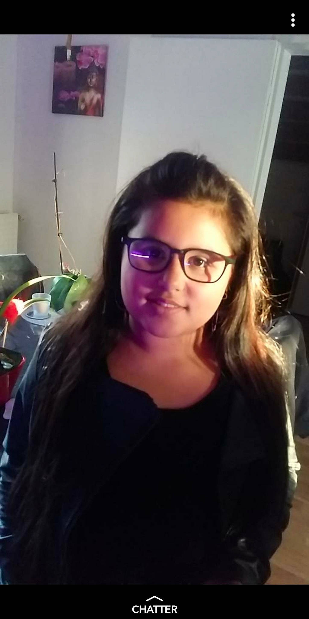 Kelly participe au concours pour gagner de l'argent avec cette photo : black_hair, brown_hair, cool, eyebrow, eyewear, face, forehead, fun, glasses, hair, hair_coloring, hairstyle, head, jaw, lip, long_hair, mouth, person, selfie, sunglasses