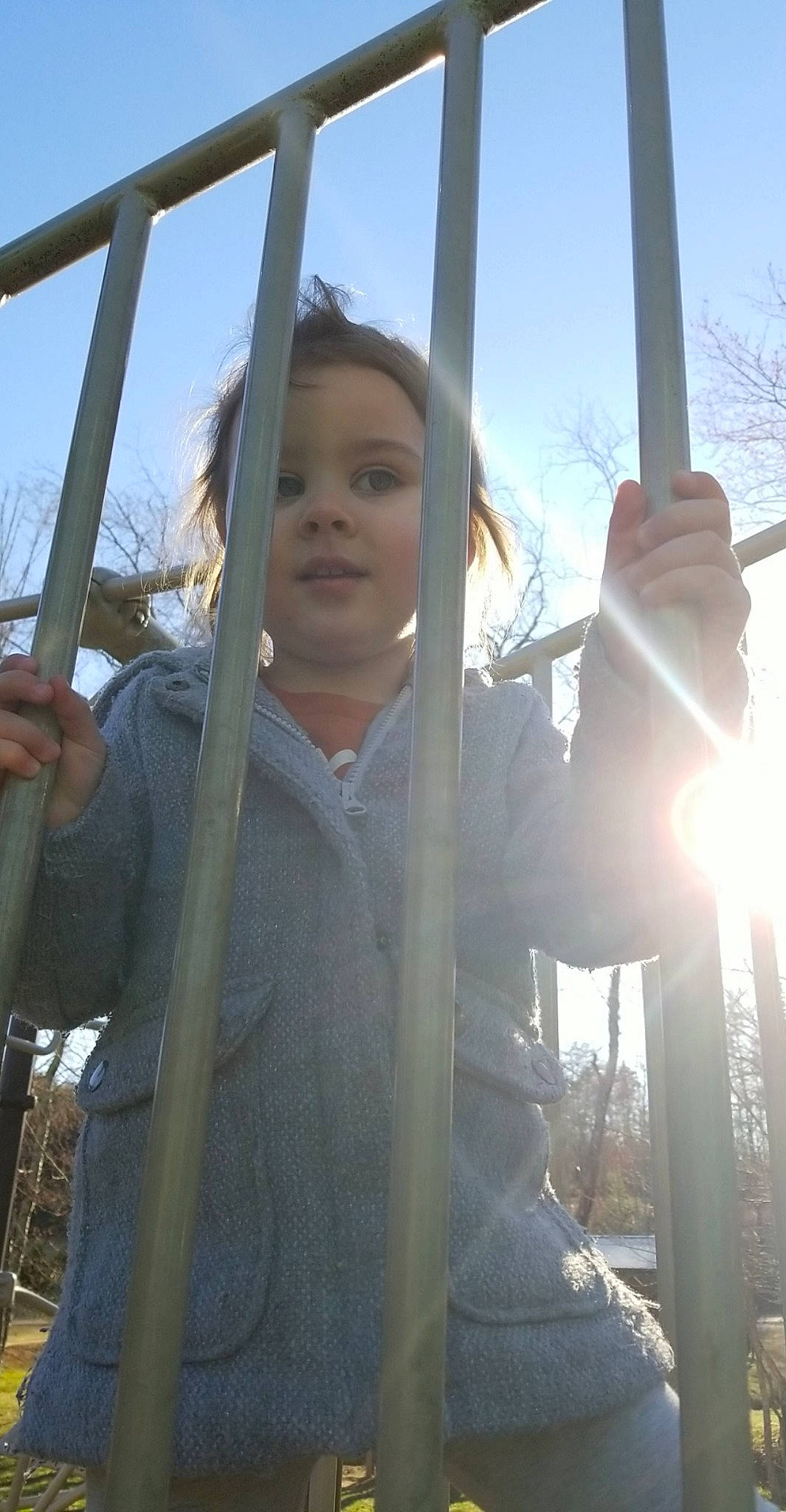 Leona is registered to the contest to win money with this photo: child, person, smile, tree