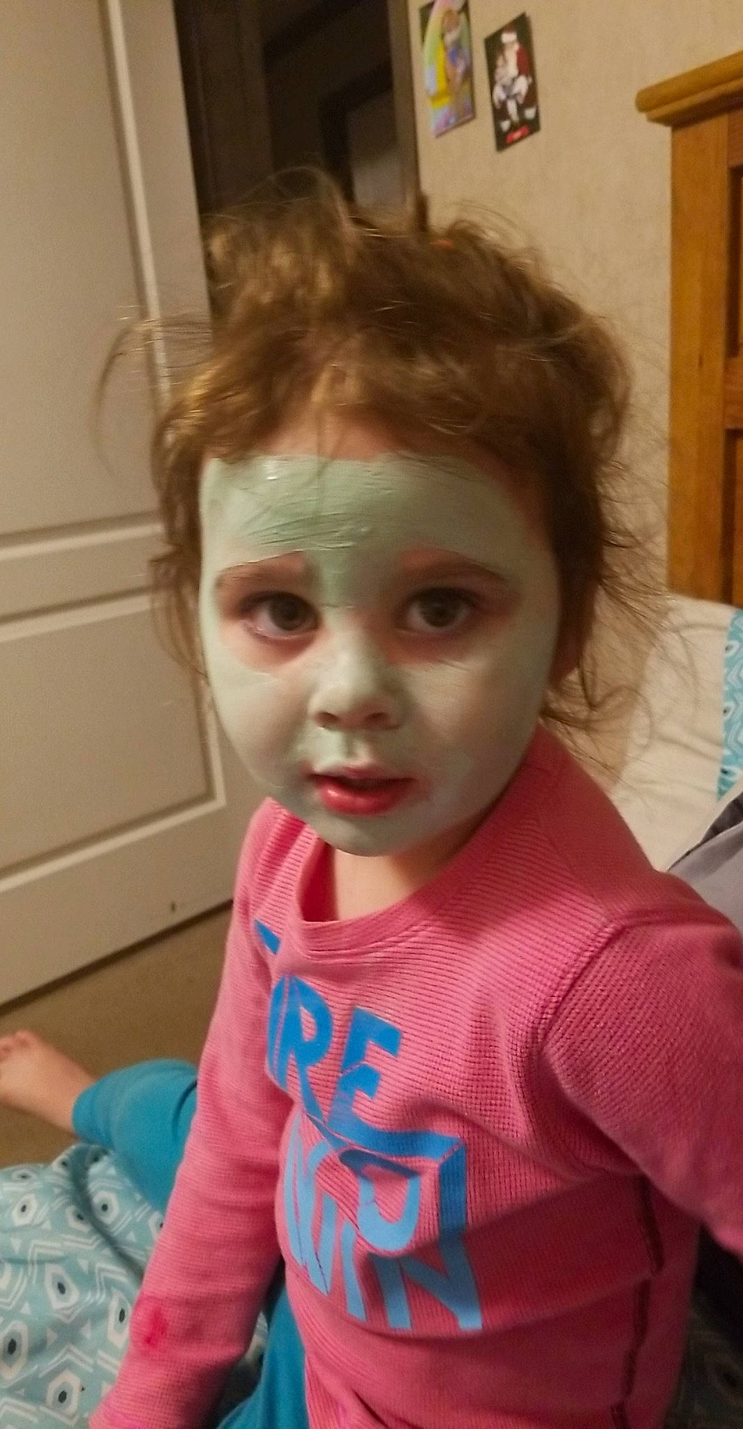 Leona is registered to the contest to win money with this photo: cheek, child, ear, eye, eyebrow, face, forehead, fun, hair, hair_coloring, hairstyle, head, jaw, lip, mouth, nose, person, photography, skin, smile