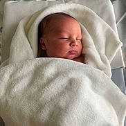 Nahil a rejoint le concours — aidez-le/la à gagner de superbes lots ! baby, bassinet, bed, blanket, child, cozy, cute, face, hospital, indoors, infant, newborn, peaceful, portrait, resting, sleeping, soft, towel, white, wrapped