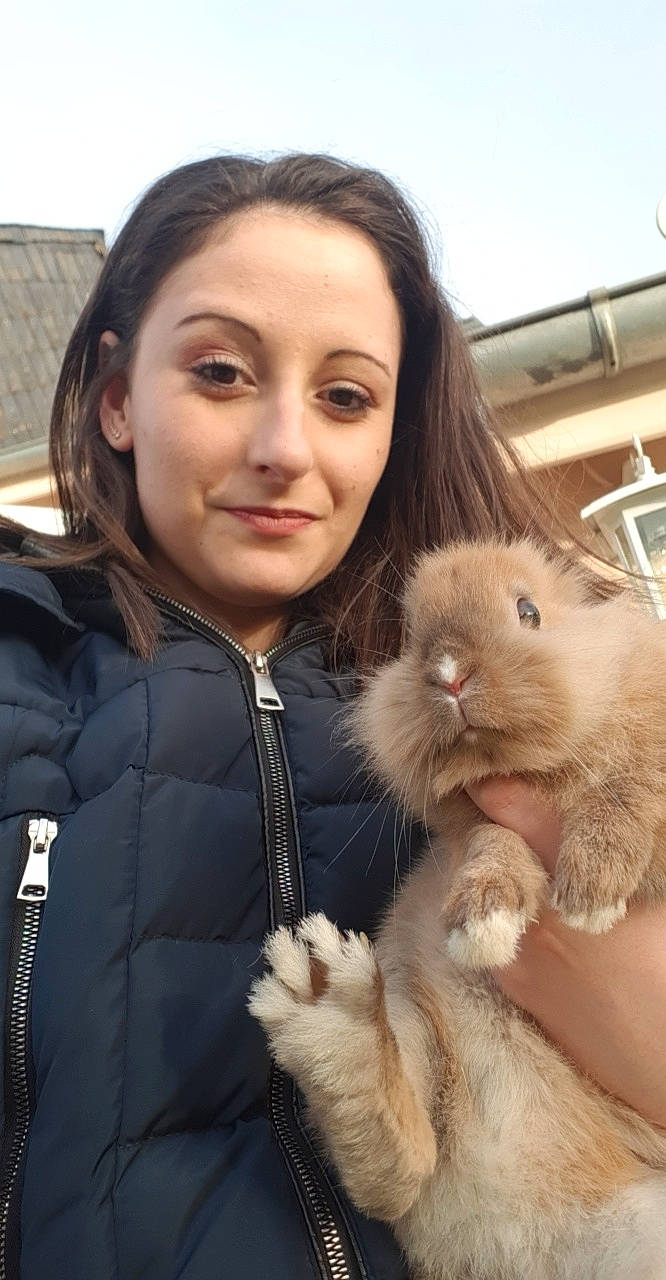 Praline participe au concours pour gagner de l'argent avec cette photo : domestic_rabbit, fawn, fur, iris, nose, photography, rabbit, rabbits_and_hares, rodent, selfie, skin, snout, whiskers