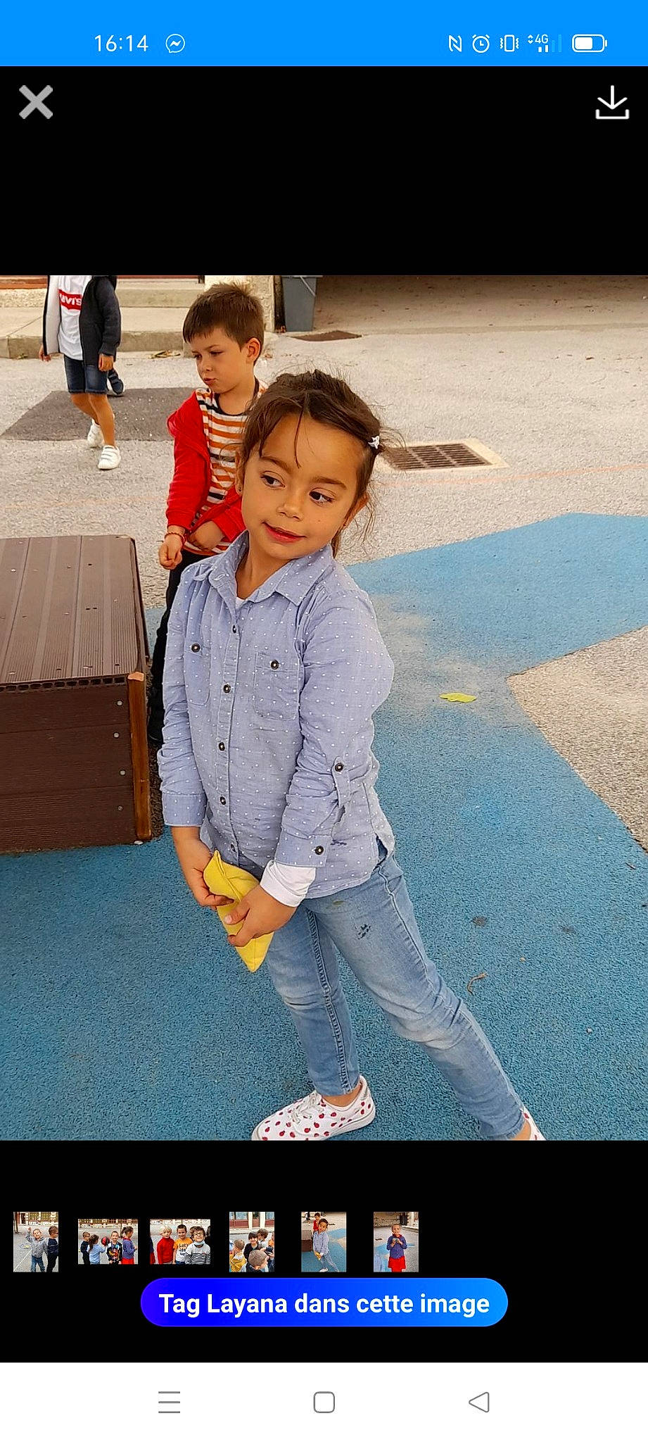 Layana participe au concours pour gagner de l'argent avec cette photo : child, clothing, denim, electric_blue, fun, gesture, hair, happy, human_leg, joy, leg, leisure, pattern, person, recreation, sleeve, sneakers, street_fashion, textile, toddler