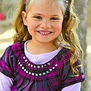 Alyah participe au concours pour gagner de l'argent avec cette photo :