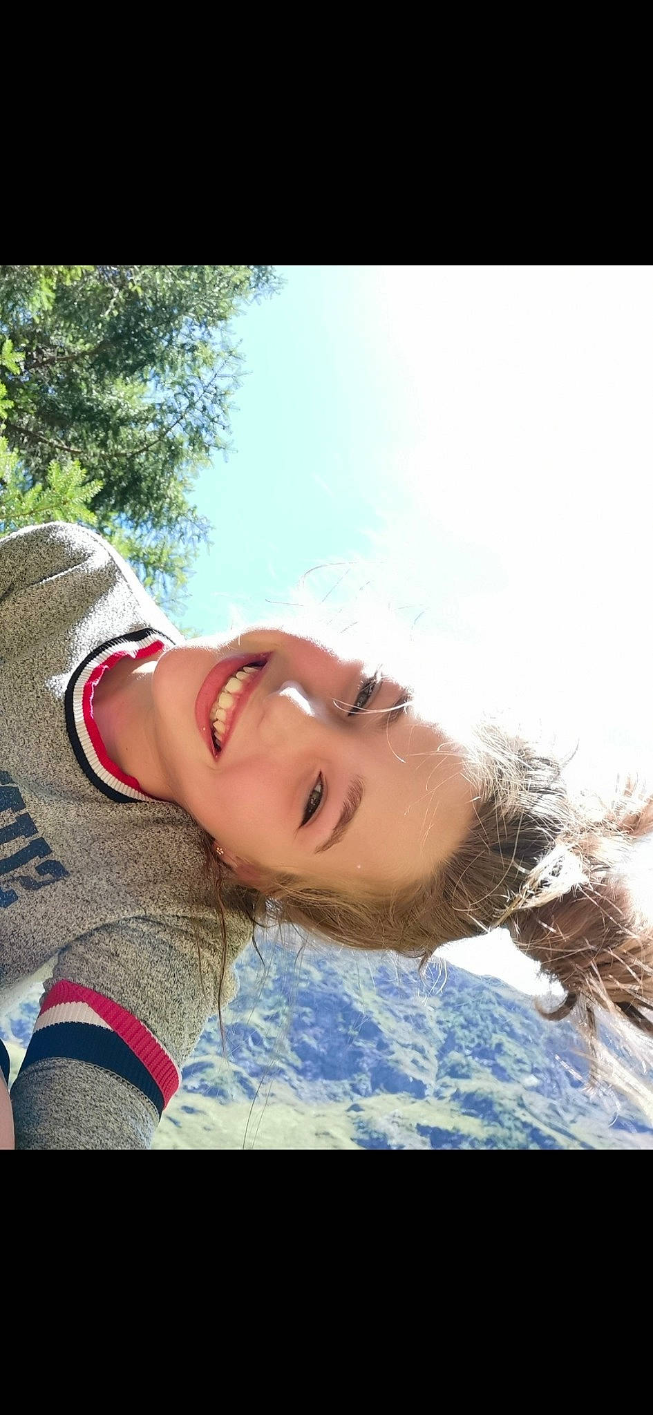 Isy a rejoint le concours — aidez-le/la à gagner de superbes lots ! beauty, black_hair, ear, facial_expression, forehead, happy, joy, leisure, lip, mouth, neck, nose, person, photography, portrait_photography, skin, smile