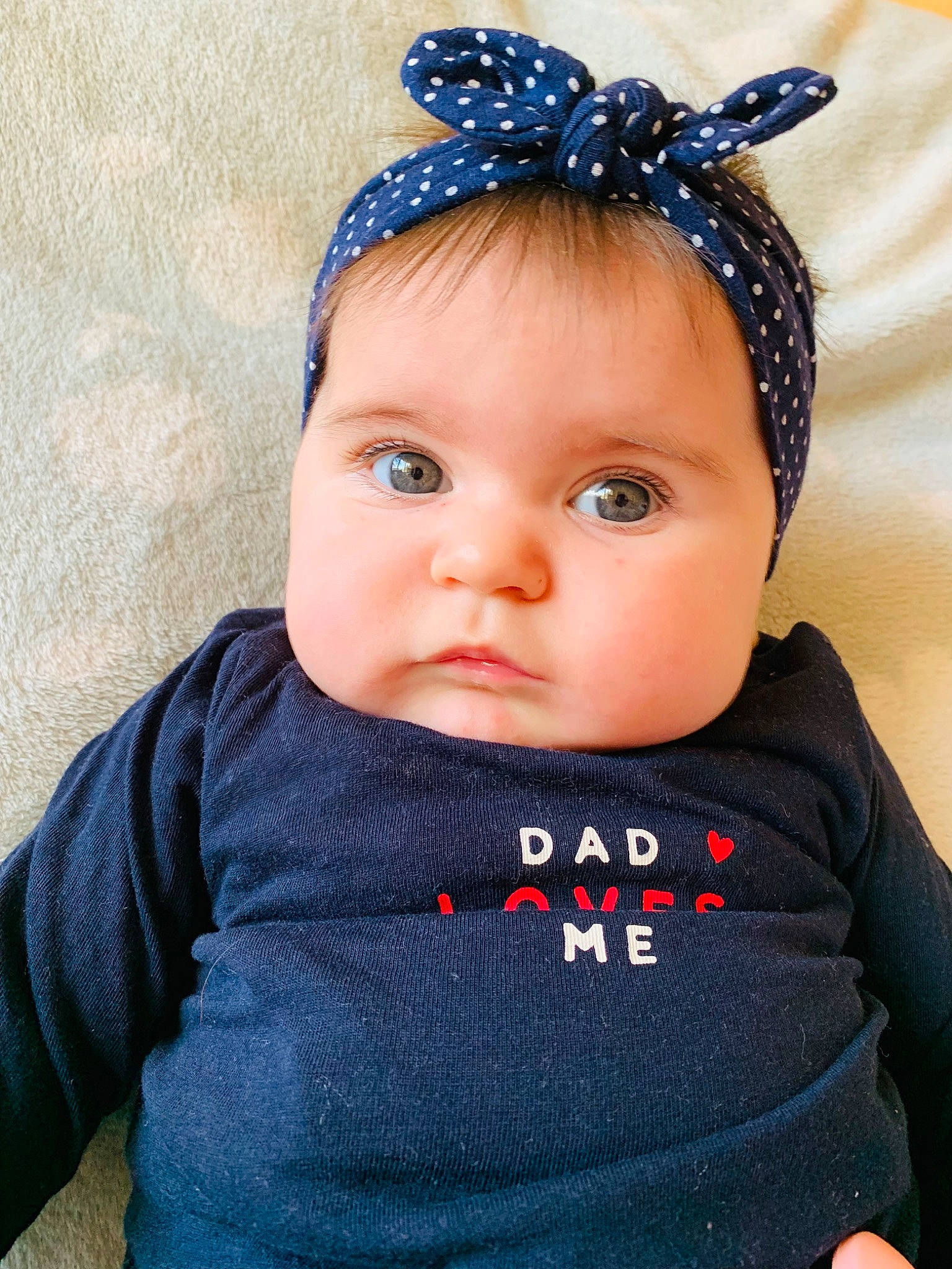 Léna a rejoint le concours — aidez-le/la à gagner de superbes lots ! baby, baby_toddler_clothing, blue, cap, cheek, chin, clothing, cool, eye, eyebrow, eyelash, hairstyle, head, headwear, iris, lip, neck, nose, person, skin