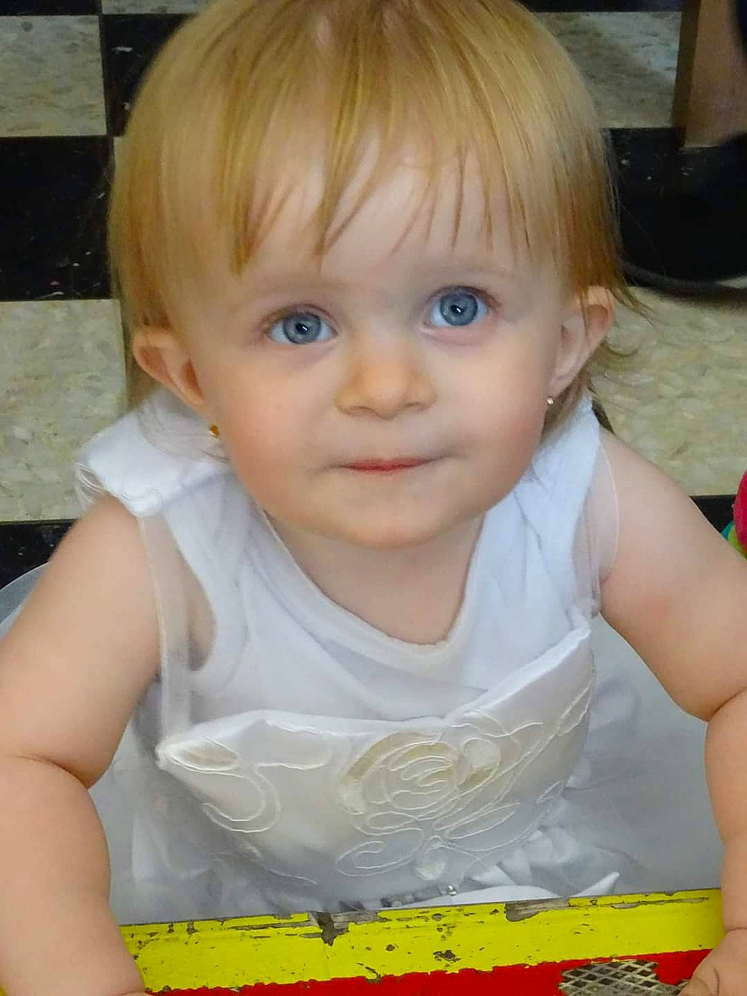 Chloe participe au concours pour gagner de l'argent avec cette photo : baby, baby_toddler_clothing, cheek, child, chin, dress, ear, eyelash, face, fun, hair, happy, head, iris, lip, mouth, nose, person, skin, smile