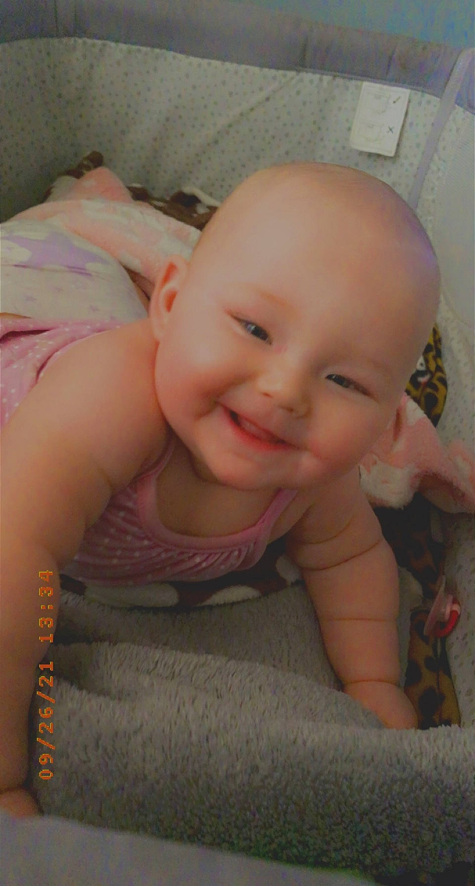 Giulia a rejoint le concours — aidez-le/la à gagner de superbes lots ! baby, cheek, chin, ear, eye, eyebrow, face, facial_expression, finger, forehead, happy, iris, joy, lip, mouth, nose, person, pink, product, skin