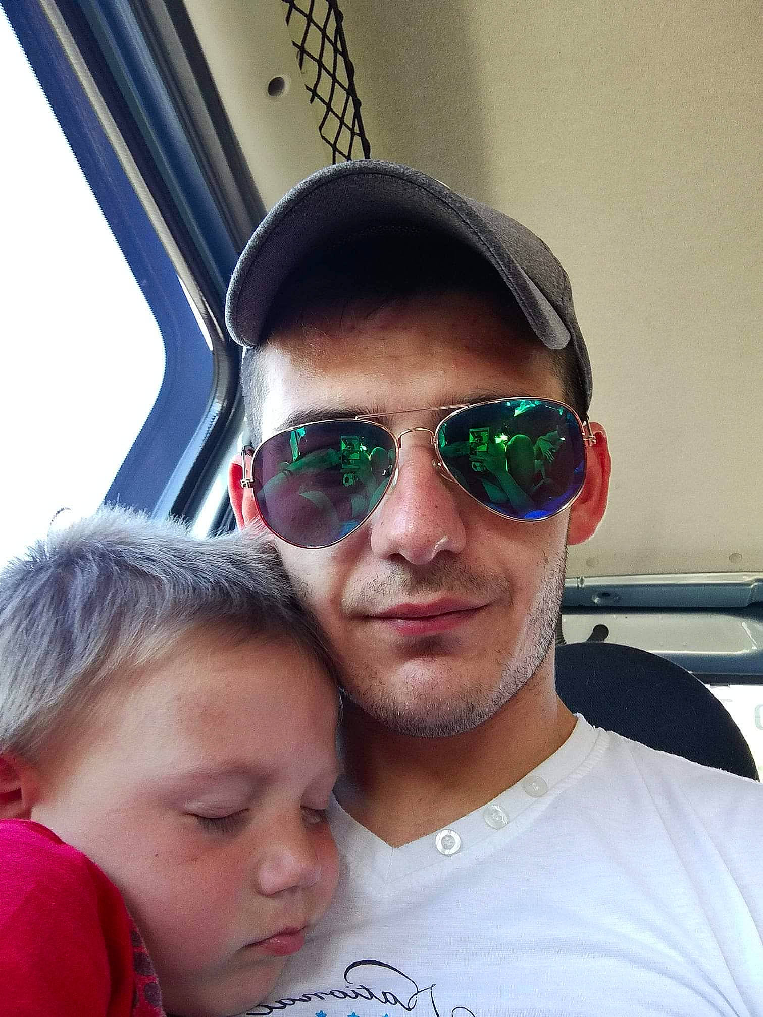 Louka a rejoint le concours — aidez-le/la à gagner de superbes lots ! cool, eyewear, face, friendship, fun, glasses, happy, head, lip, nose, people, person, personal_protective_equipment, photography, selfie, smile, summer, sunglasses, vacation, vision_care