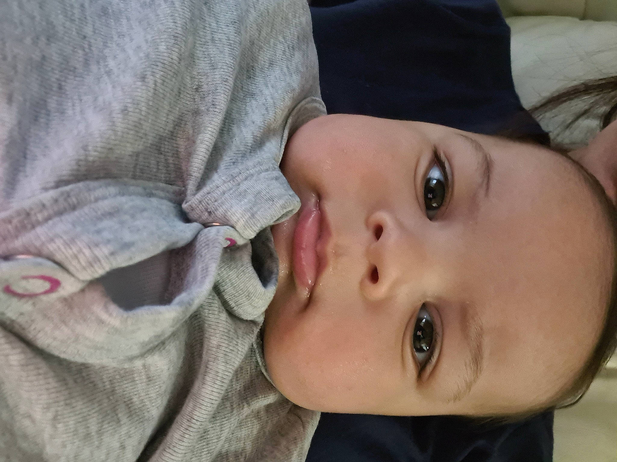 Ilyan a rejoint le concours — aidez-le/la à gagner de superbes lots ! baby, baby_toddler_clothing, cheek, chin, comfort, ear, eyebrow, eyelash, forehead, hat, headgear, human_body, iris, lip, mammal, mouth, nose, person, skin, sleeve