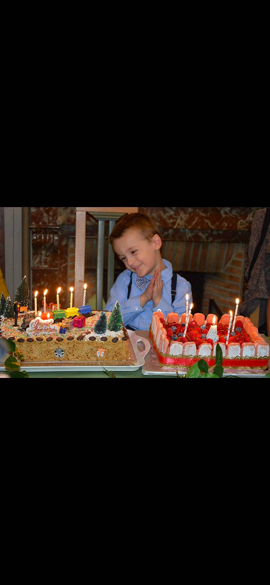 Antonin participe au concours pour gagner de l'argent avec cette photo : baked_goods, birthday, birthday_cake, birthday_candle, buttercream, cake, cake_decorating, cake_decorating_supply, candle, chair, cuisine, food, joy, orange, person, plate, sugar_cake, sugar_paste, sweetness, table