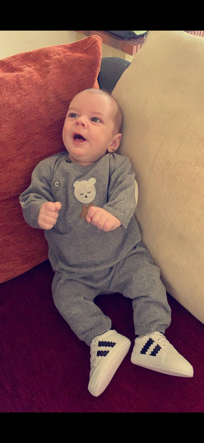 Maylann a rejoint le concours — aidez-le/la à gagner de superbes lots ! active_pants, baby, baby_products, baby_toddler_clothing, balance, cheek, child, person, sock, toddler, walking_shoe