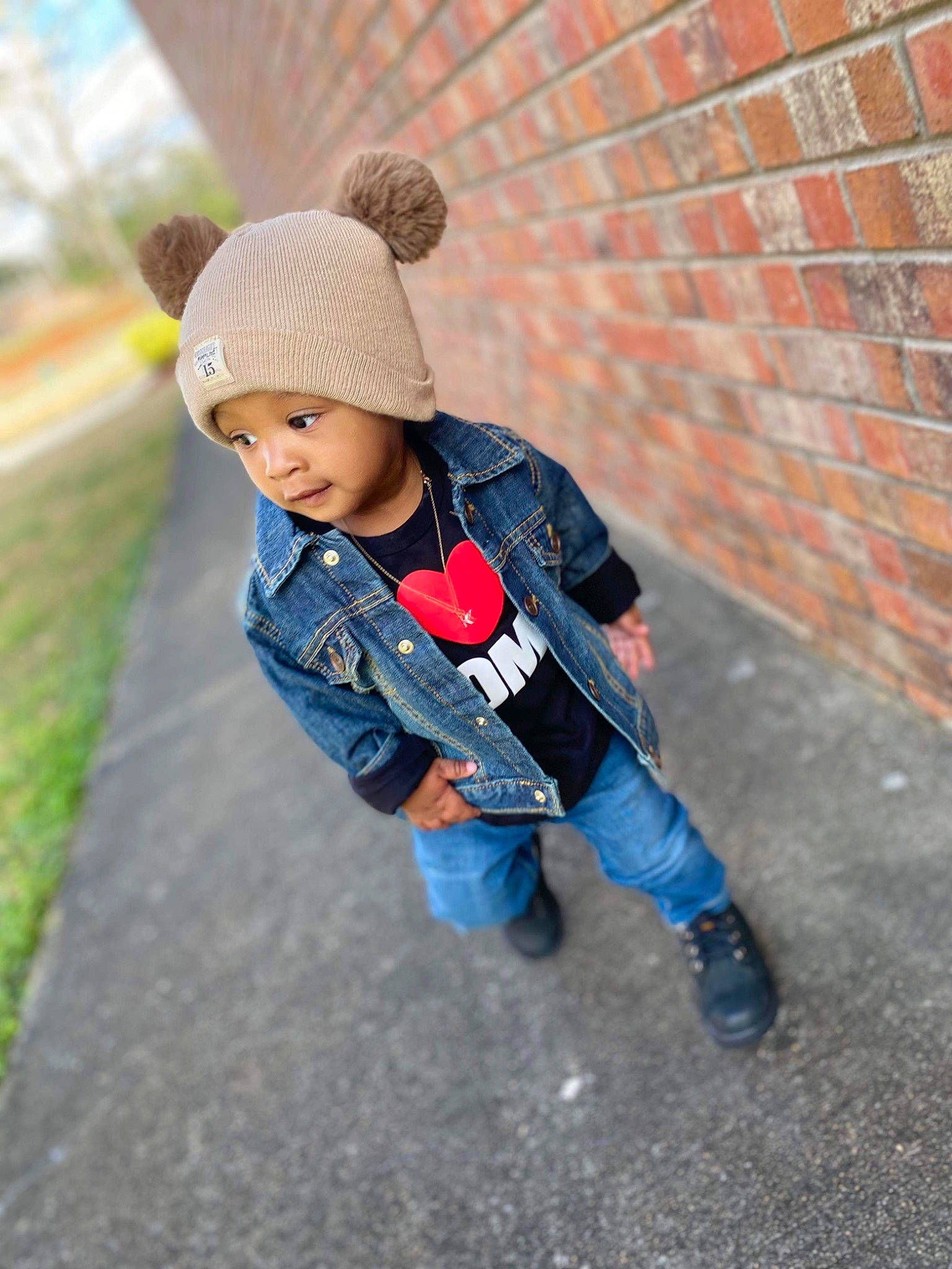 Kingston joined the competition — help win amazing prizes! asphalt, cap, child, city, electric_blue, eye, freezing, grass, headgear, headwear, jacket, leaf, leisure, people_in_nature, person, plaid, plant, recreation, road_surface, street_fashion