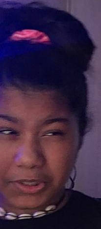 Kylie a rejoint le concours — aidez-le/la à gagner de superbes lots ! black_hair, brown_hair, cheek, darkness, ear, electric_blue, eyebrow, eyelash, flash_photography, forehead, fun, happy, iris, jaw, lip, magenta, neck, nose, person, portrait