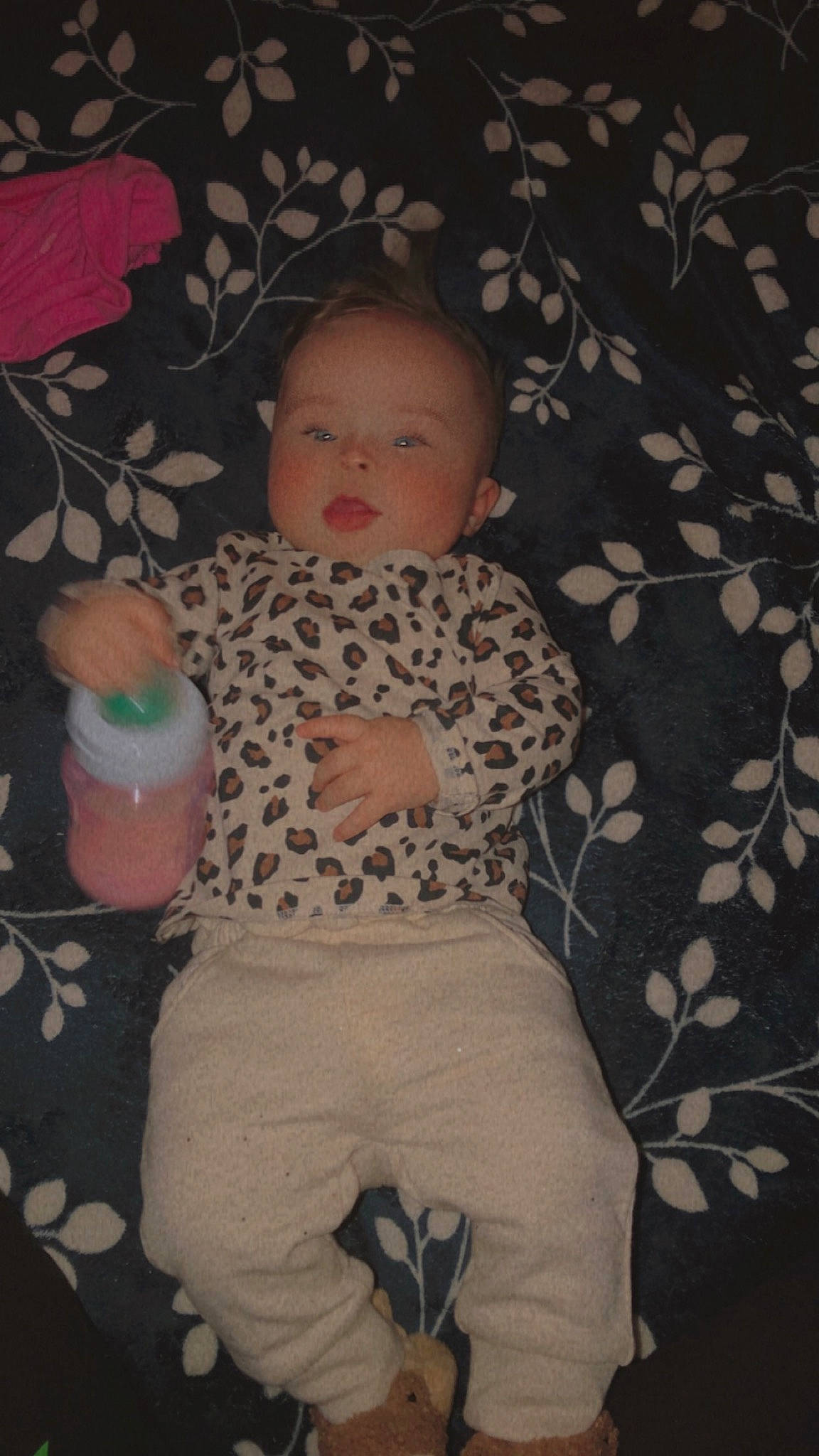 Nova is registered to the contest to win money with this photo: arm, baby, baby_toddler_clothing, cheek, child, comfort, eye, finger, hand, head, human_body, iris, leg, person, product, skin, sleeve, standing, textile, toddler