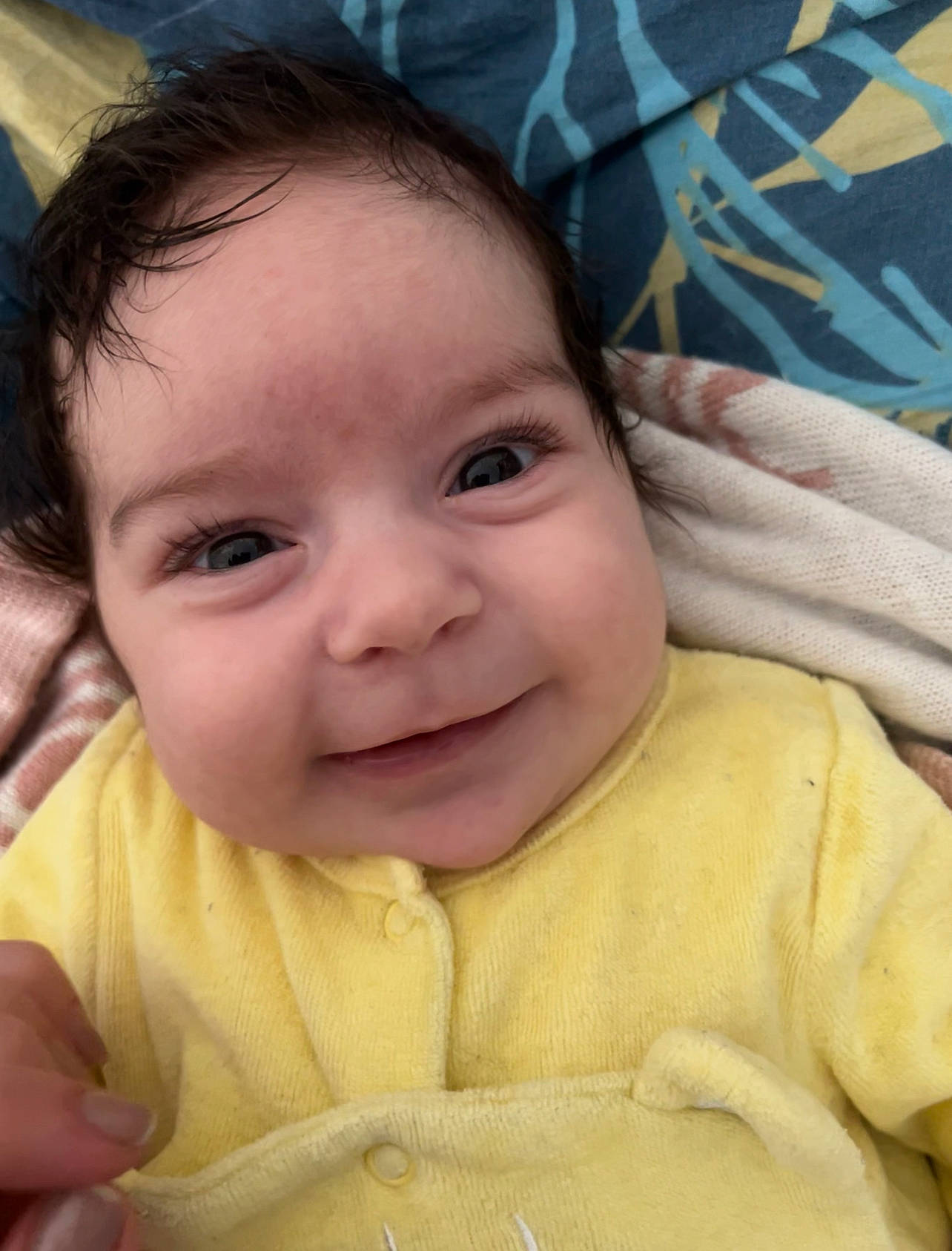 Eva participe au concours pour gagner de l'argent avec cette photo : baby, baby_toddler_clothing, cheek, chin, eye, eyebrow, finger, gesture, hairstyle, happy, head, iris, joy, lip, mouth, nose, person, product, skin, sleeve