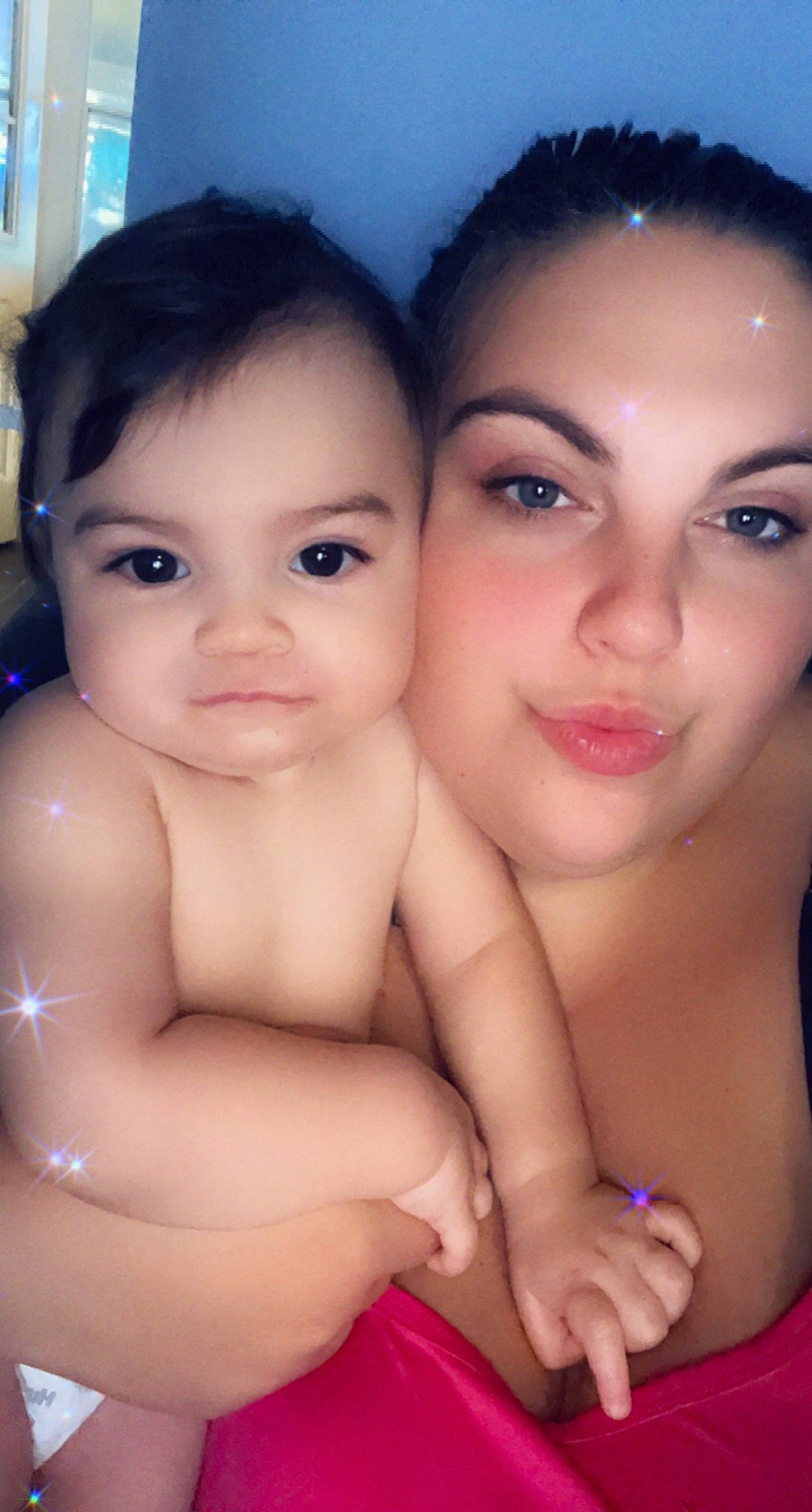 Jocelyn is registered to the contest to win money with this photo: blue, cheek, chin, eye, eyebrow, eyelash, face, facial_expression, forehead, hand, head, jaw, lip, mouth, muscle, neck, nose, person, shoulder, skin