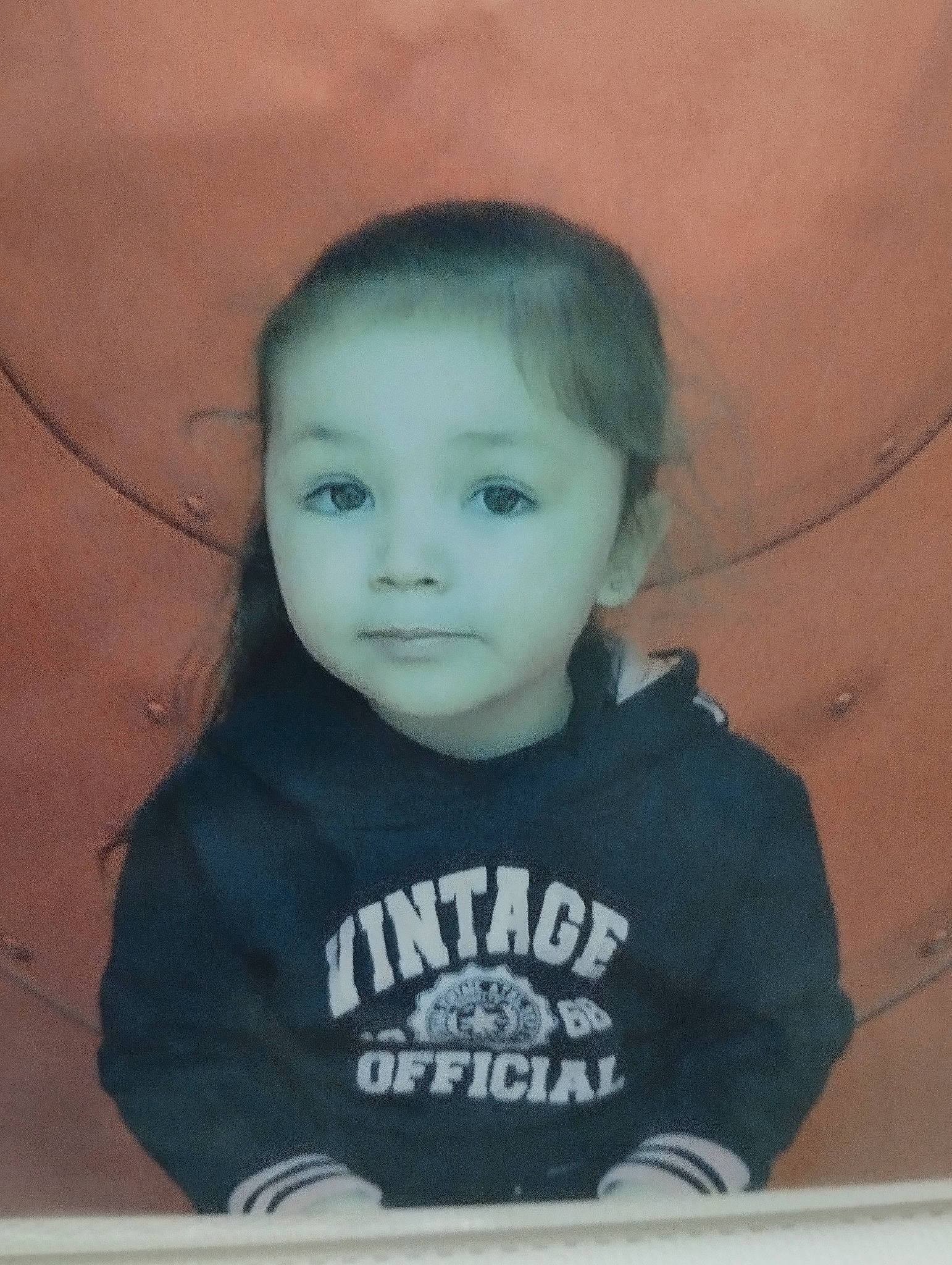 Yliana participe au concours pour gagner de l'argent avec cette photo : baby_toddler_clothing, cheek, child, eye, eyebrow, eyelash, forehead, fun, hair, happy, iris, mouth, neck, nose, person, skin, sleeve, smile, t_shirt, toddler