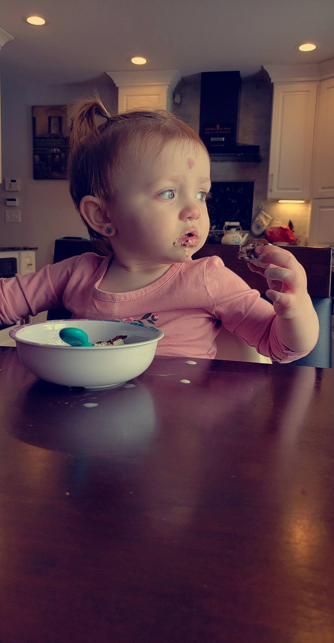 Alissa is registered to the contest to win money with this photo: bowl, child, comfort_food, eating, person, play, tableware, toddler