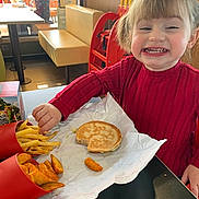 Collyne a rejoint le concours — aidez-le/la à gagner de superbes lots ! architecture, boy, bread, building, child, diningtable, face, food, fries, furniture, head, indoors, lunch, male, meal, person, photography, portrait, restaurant, table