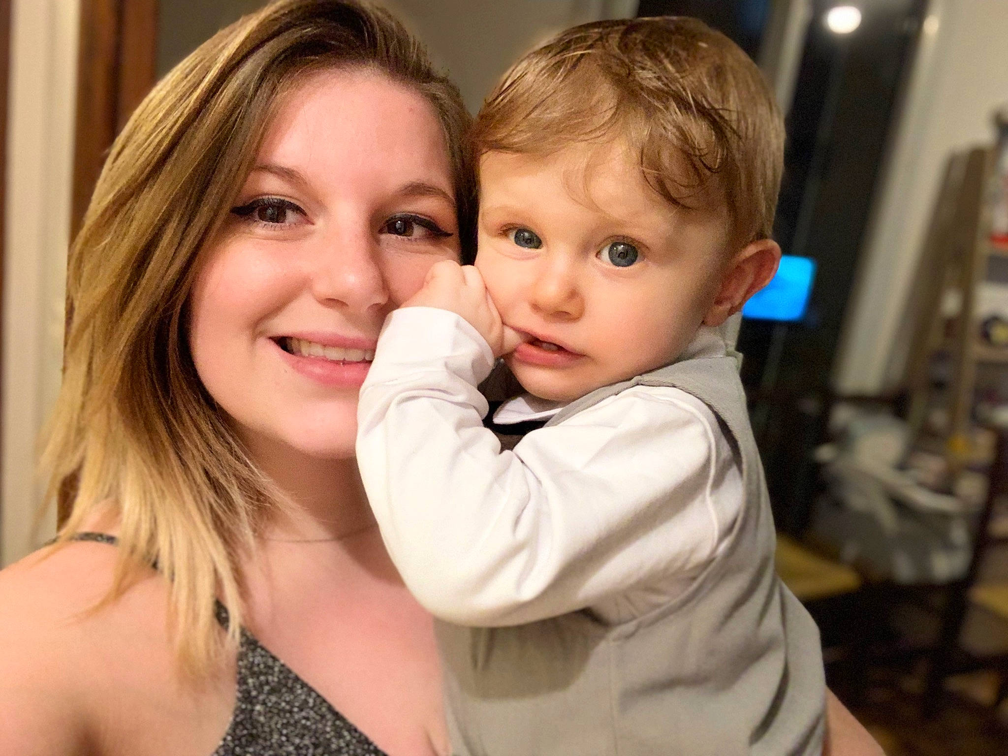 Tiago a rejoint le concours — aidez-le/la à gagner de superbes lots ! baby, baby_toddler_clothing, blond, cheek, child, event, fun, gesture, hair, happy, head, interaction, iris, joy, lip, nose, person, portrait_photography, skin, smile