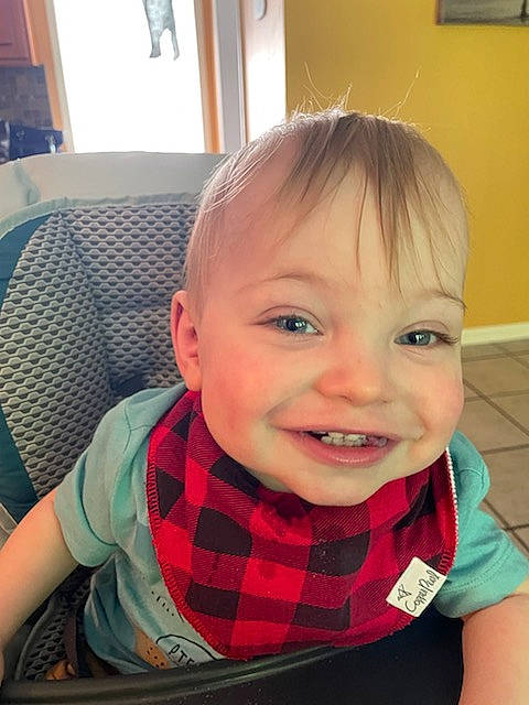 Finn is registered to the contest to win money with this photo: cheek, chin, ear, eyebrow, eyelash, facial_expression, forehead, happy, human_body, iris, jaw, joy, lip, mouth, neck, nose, person, picture_frame, skin, sleeve