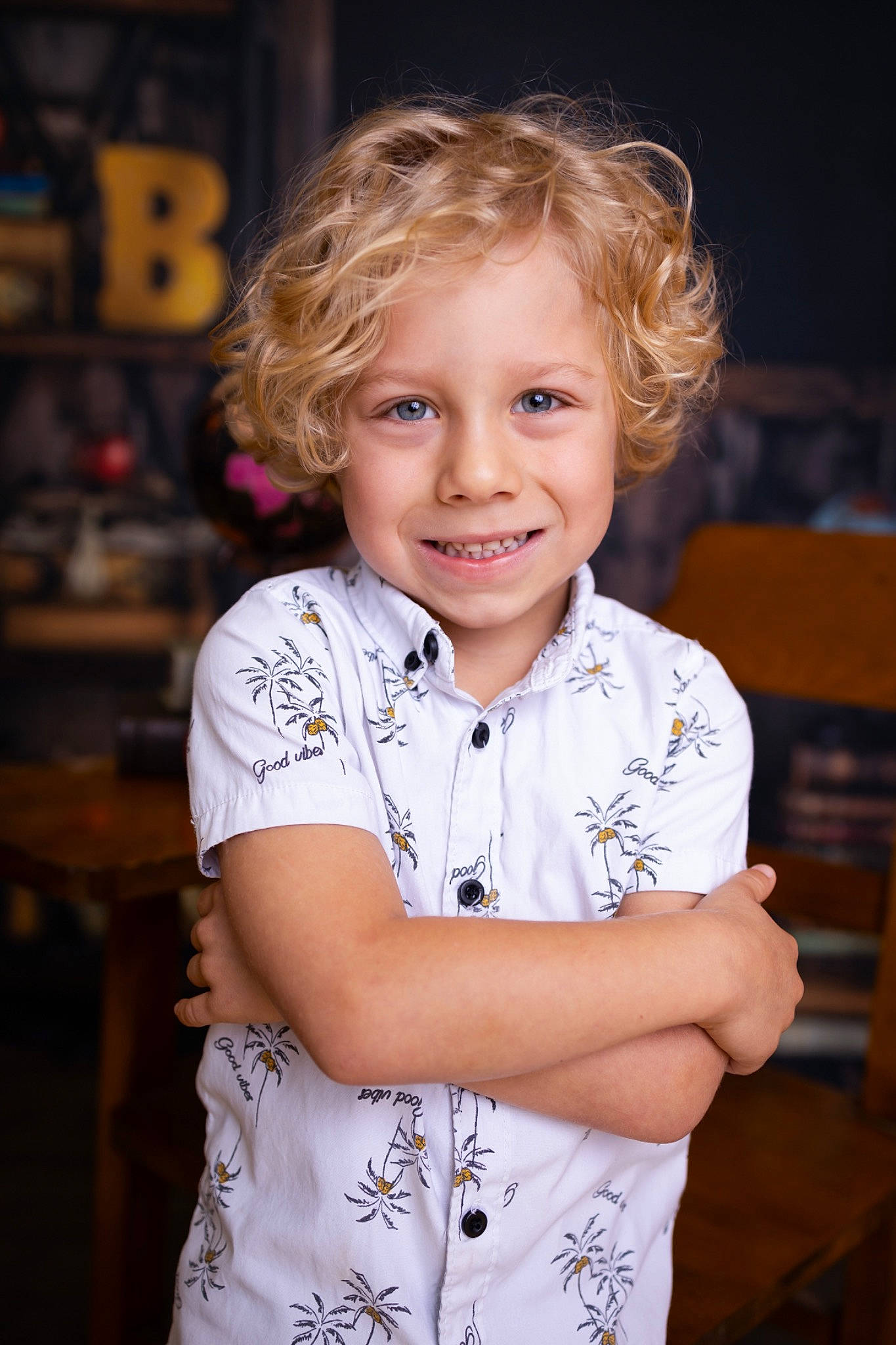 Jacob a rejoint le concours — aidez-le/la à gagner de superbes lots ! baby_toddler_clothing, blond, cheek, child, electric_blue, eye, face, flash_photography, hair, happy, head, human_body, iris, joy, lip, nose, person, skin, sleeve, smile