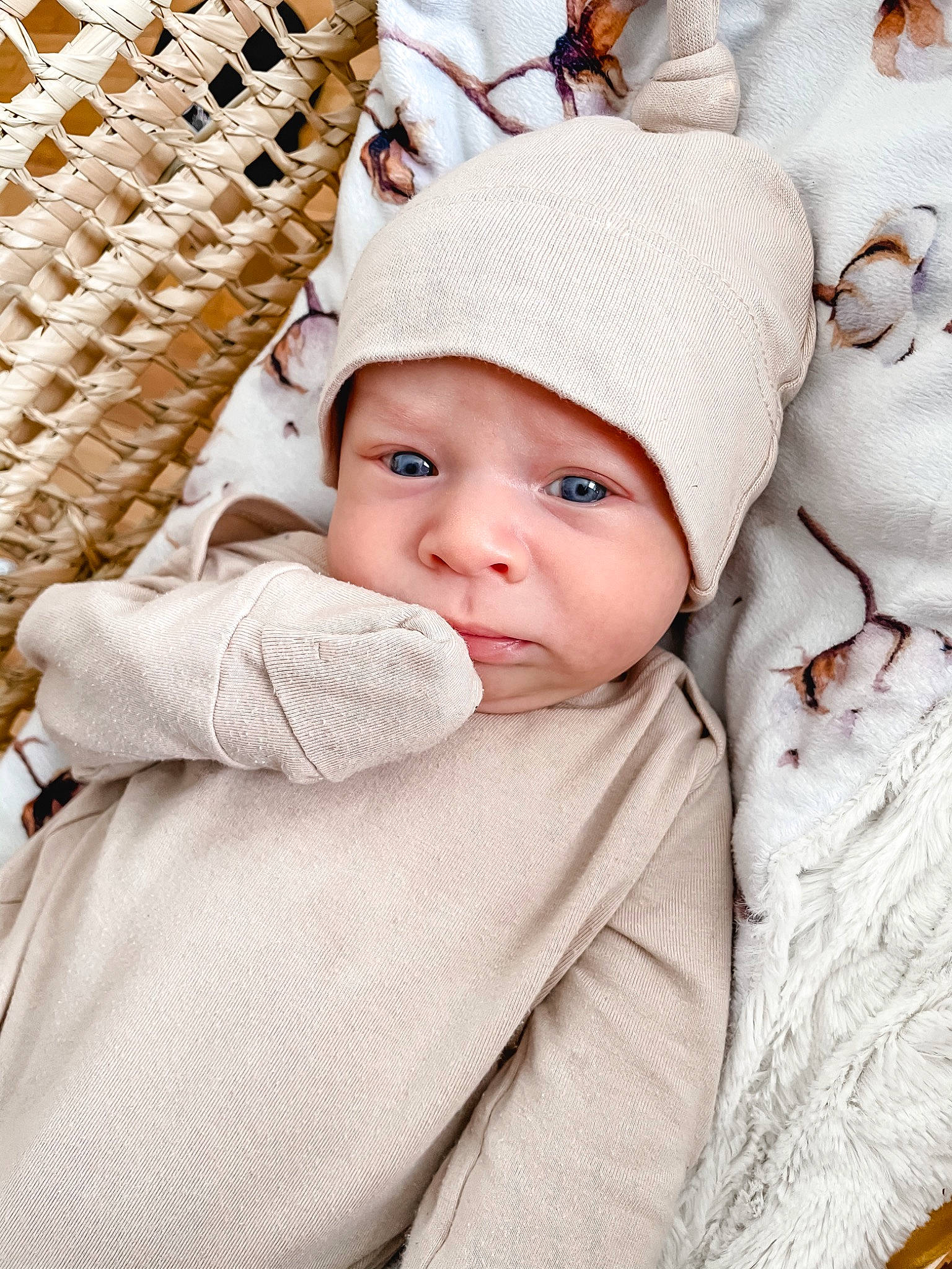Malik participe au concours pour gagner de l'argent avec cette photo : baby, baby_sleeping, baby_toddler_clothing, beanie, cap, cheek, child, comfort, fashion_accessory, happy, headgear, headwear, knit_cap, linens, outerwear, pattern, person, sleeve, textile, toddler