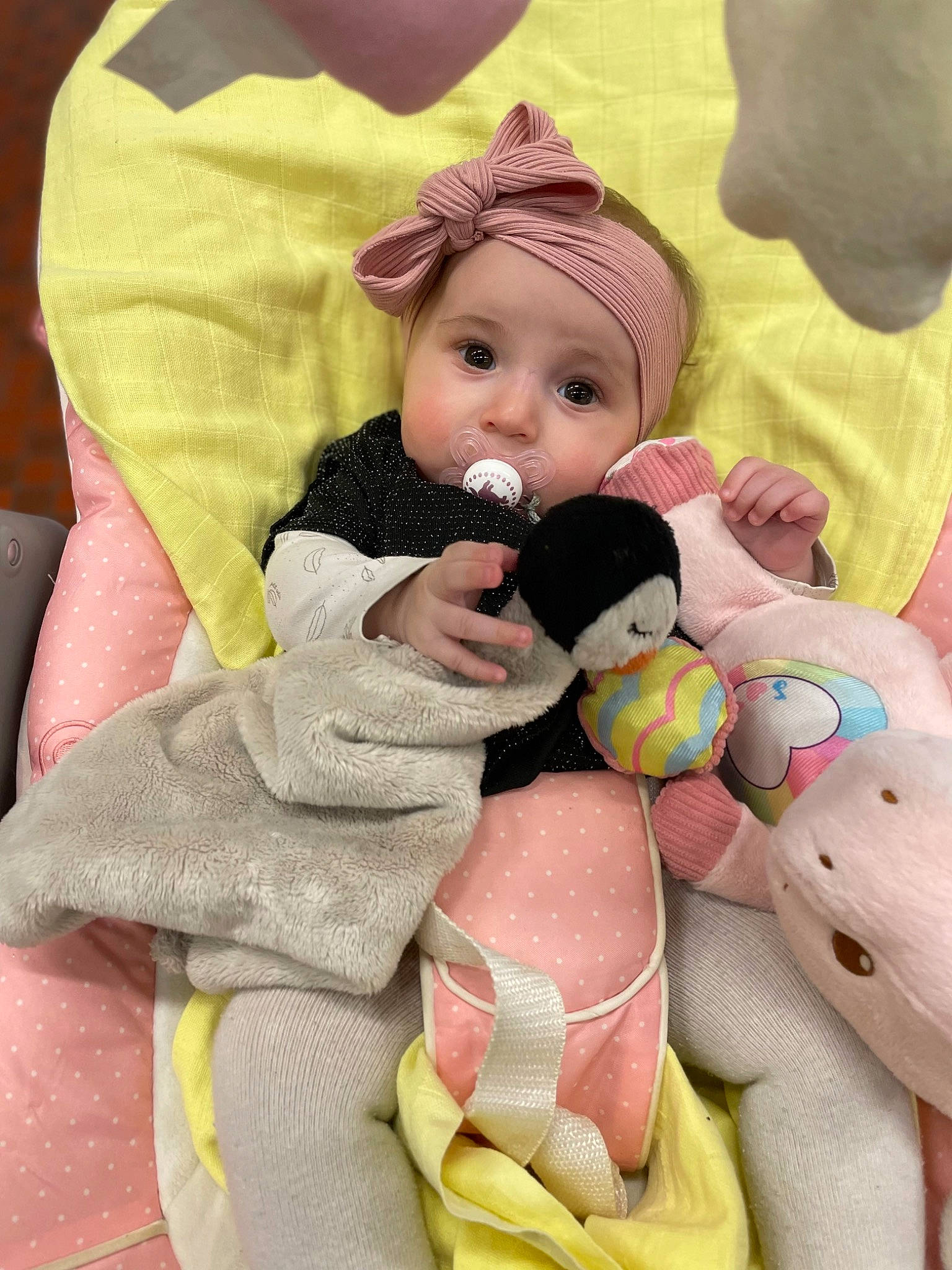 Elena a rejoint le concours — aidez-le/la à gagner de superbes lots ! arm, baby, baby_sleeping, baby_toddler_clothing, cap, cheek, child, comfort, doll, finger, hand, head, headwear, human_body, linens, person, pink, skin, sleeve, stuffed_toy