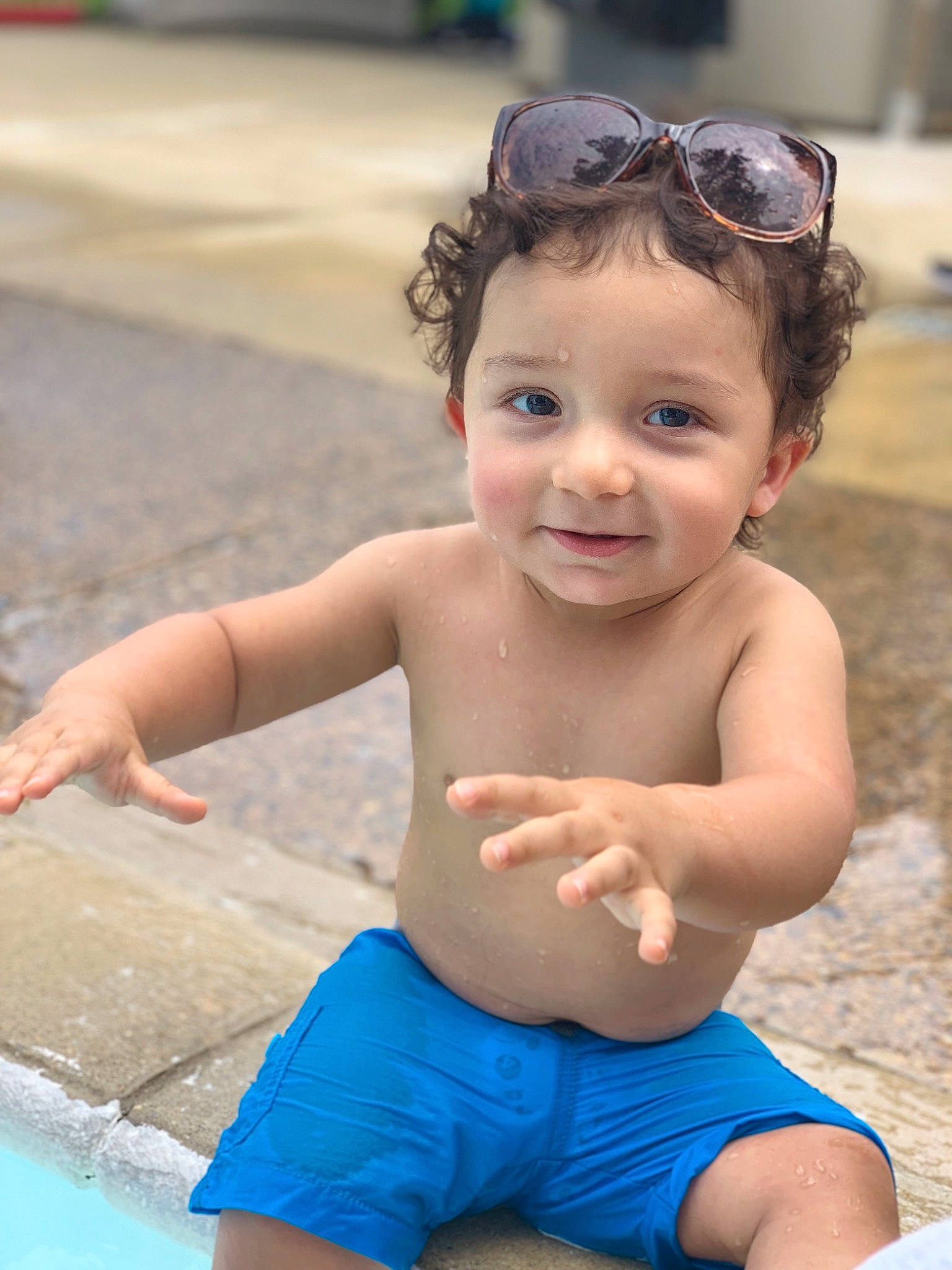 Ibrahim is registered to the contest to win money with this photo: baby, baby_toddler_clothing, child, child_model, fashion_accessory, fun, hair_accessory, head, headband, headgear, joy, leisure, person, personal_protective_equipment, photography, play, recreation, skin, smile, summer