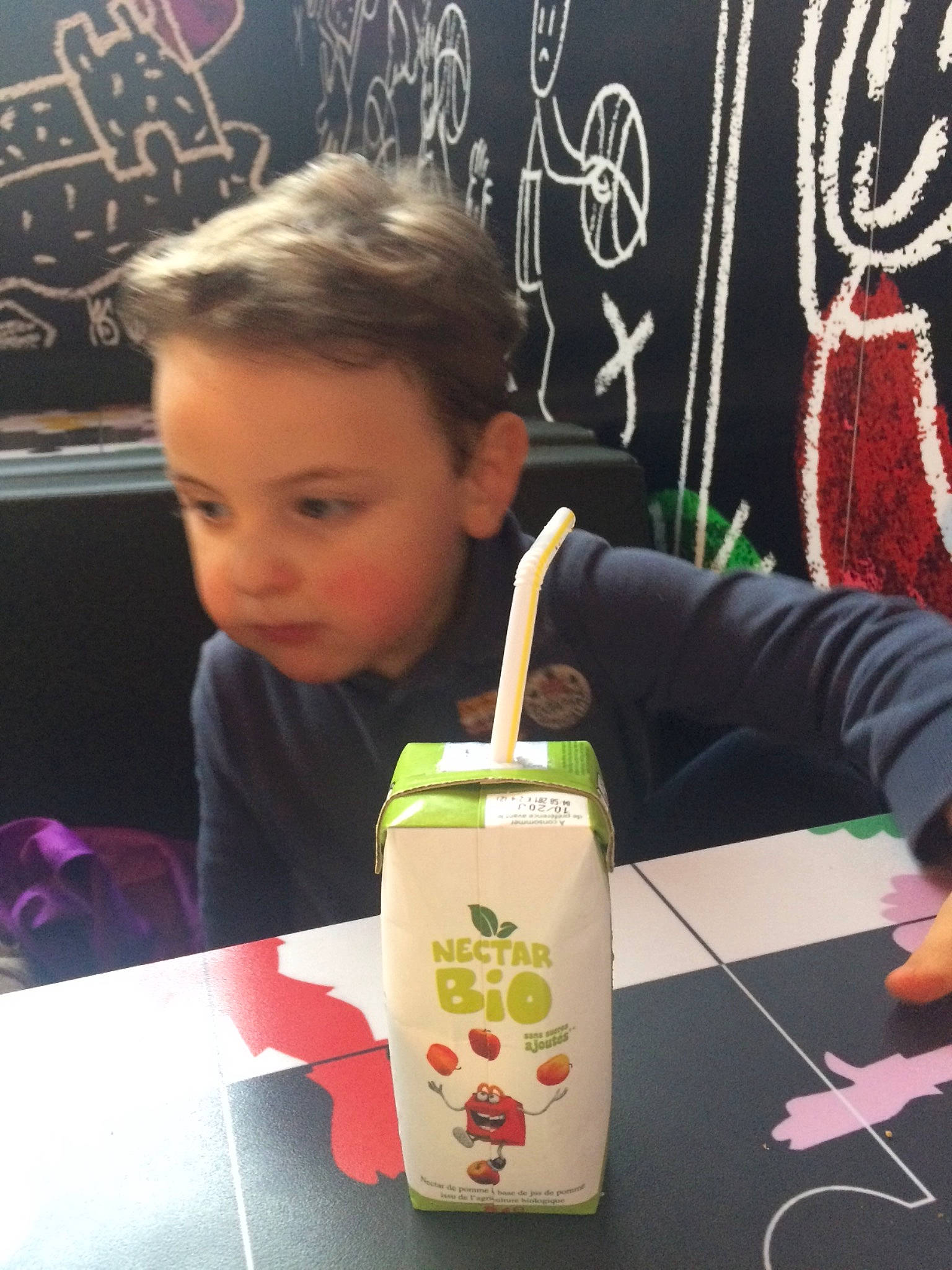 Swan a rejoint le concours — aidez-le/la à gagner de superbes lots ! child, person, smoothie, toddler