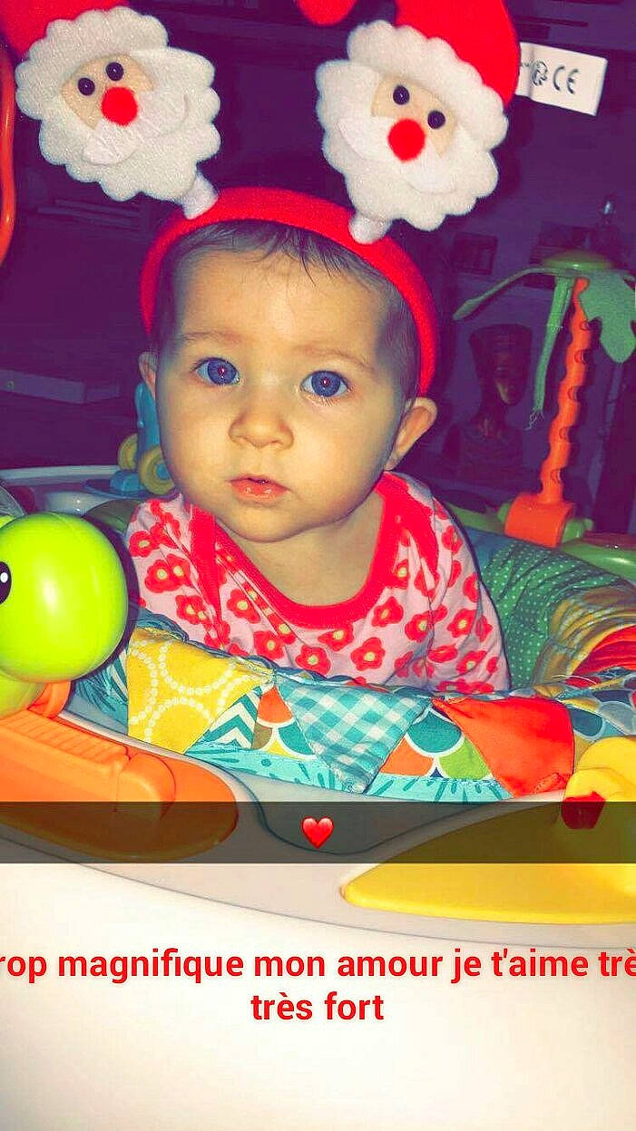 élisa a rejoint le concours — aidez-le/la à gagner de superbes lots ! child, christmas, fun, happiness, holiday, infant, person, play, product, smile, toddler, toy