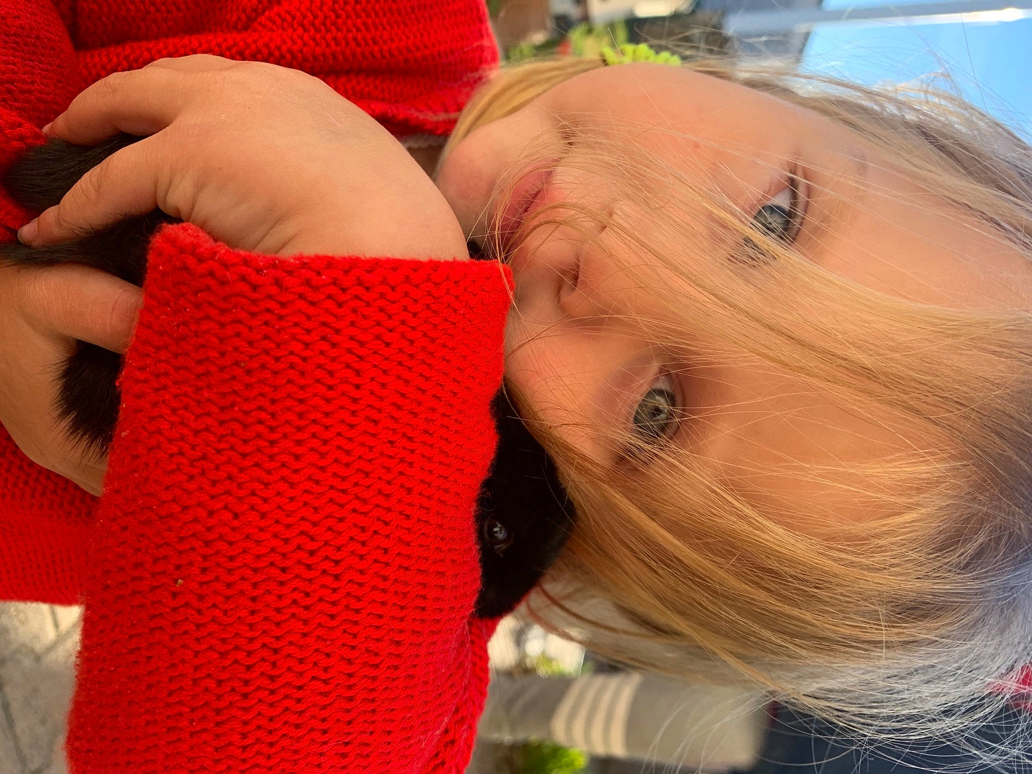 Kiara participe au concours pour gagner de l'argent avec cette photo : beauty, child, close_up, finger, fun, gesture, happy, human_leg, leisure, magenta, nail, neck, orange, pattern, person, personal_protective_equipment, red, skin, thumb, toddler