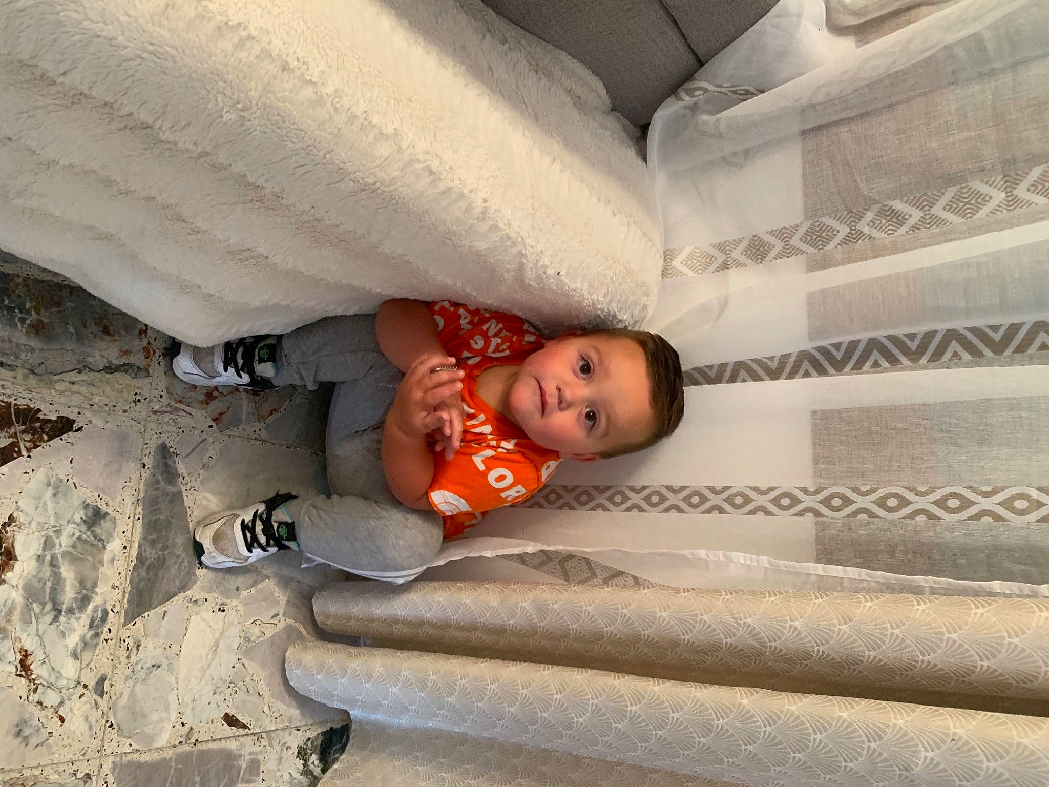 Timéo participe au concours pour gagner de l'argent avec cette photo : baby, bedding, ceiling, child, comfort, concrete, floor, flooring, fun, leg, leisure, linens, nap, person, room, sitting, sleep, textile, tints_and_shades, toddler