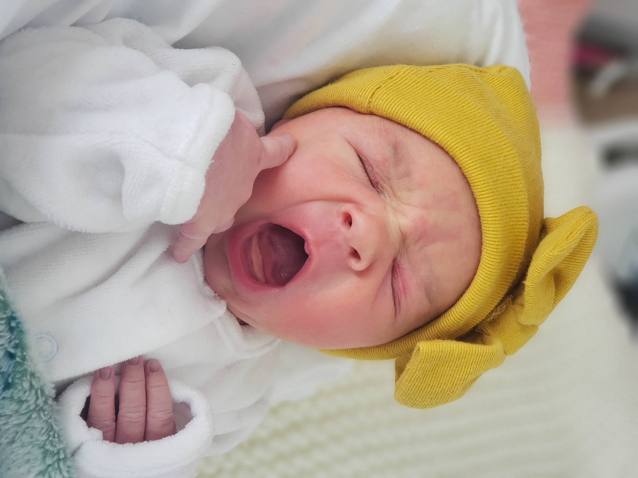 Aloy participe au concours pour gagner de l'argent avec cette photo : baby, baby_products, baby_safety, baby_sleeping, baby_toddler_clothing, beanie, bedtime, cheek, child, close_up, comfort, happy, headgear, headwear, linens, nose, peach, person, room, sleep