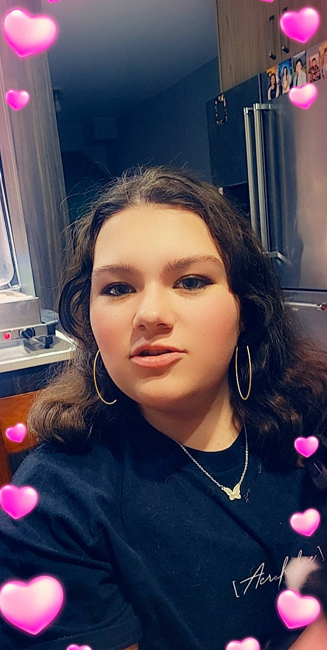 Enricka participe au concours pour gagner de l'argent avec cette photo : black_hair, cheek, chin, cool, ear, eyebrow, eyelash, face, fashion, flash_photography, forehead, hairstyle, happy, jaw, lip, long_hair, mouth, neck, nose, person