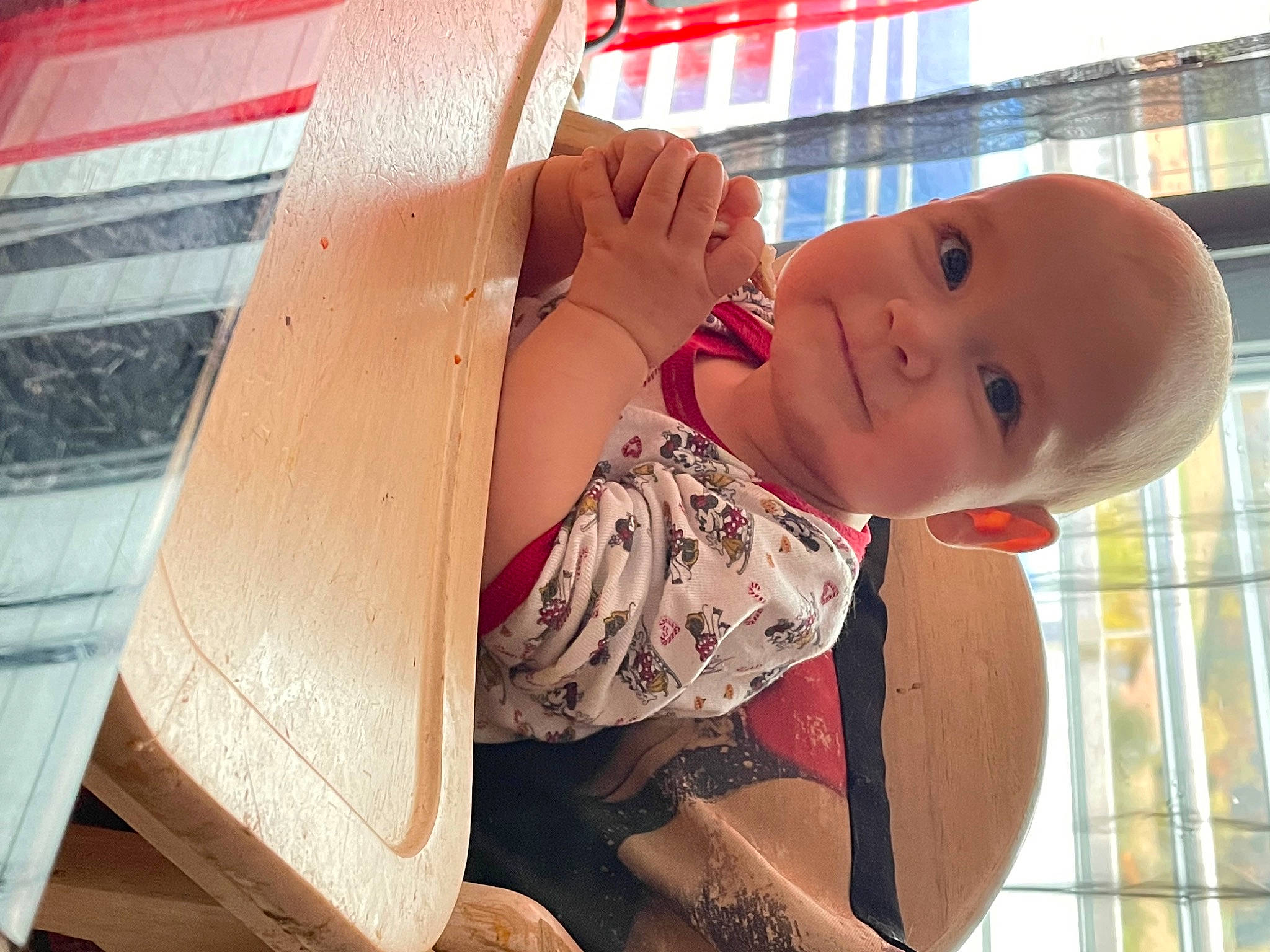 Typhaine a rejoint le concours — aidez-le/la à gagner de superbes lots ! baby, baby_toddler_clothing, child, design, elbow, fun, happy, human_leg, leisure, lip, mouth, neck, pattern, person, skin, smile, standing, textile, thigh, toddler