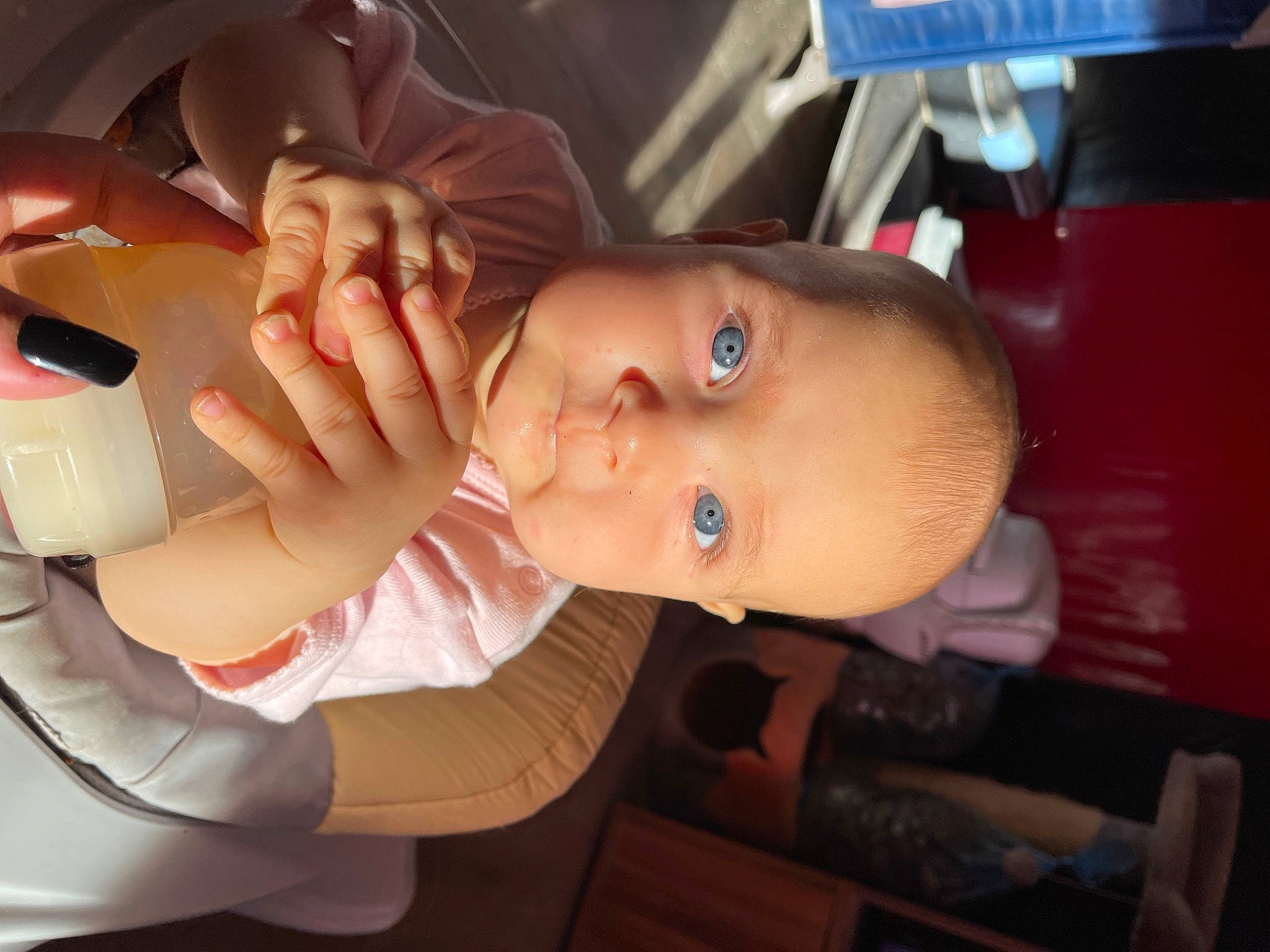 Typhaine participe au concours pour gagner de l'argent avec cette photo : baby, cheek, child, ear, eyelash, fashion_accessory, fun, gesture, hairstyle, happy, headgear, iris, mouth, nail, nose, person, skin, smile, thumb, toddler