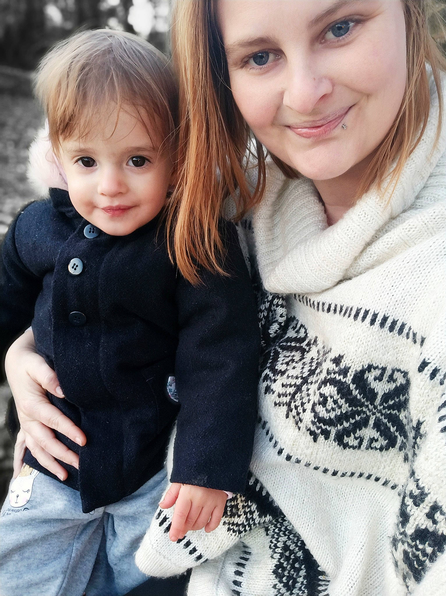 Malya a rejoint le concours — aidez-le/la à gagner de superbes lots ! cheek, clothing, eye, face, facial_expression, hair, hairstyle, happy, head, human, iris, jeans, joy, lip, organ, outerwear, person, photograph, skin, sleeve