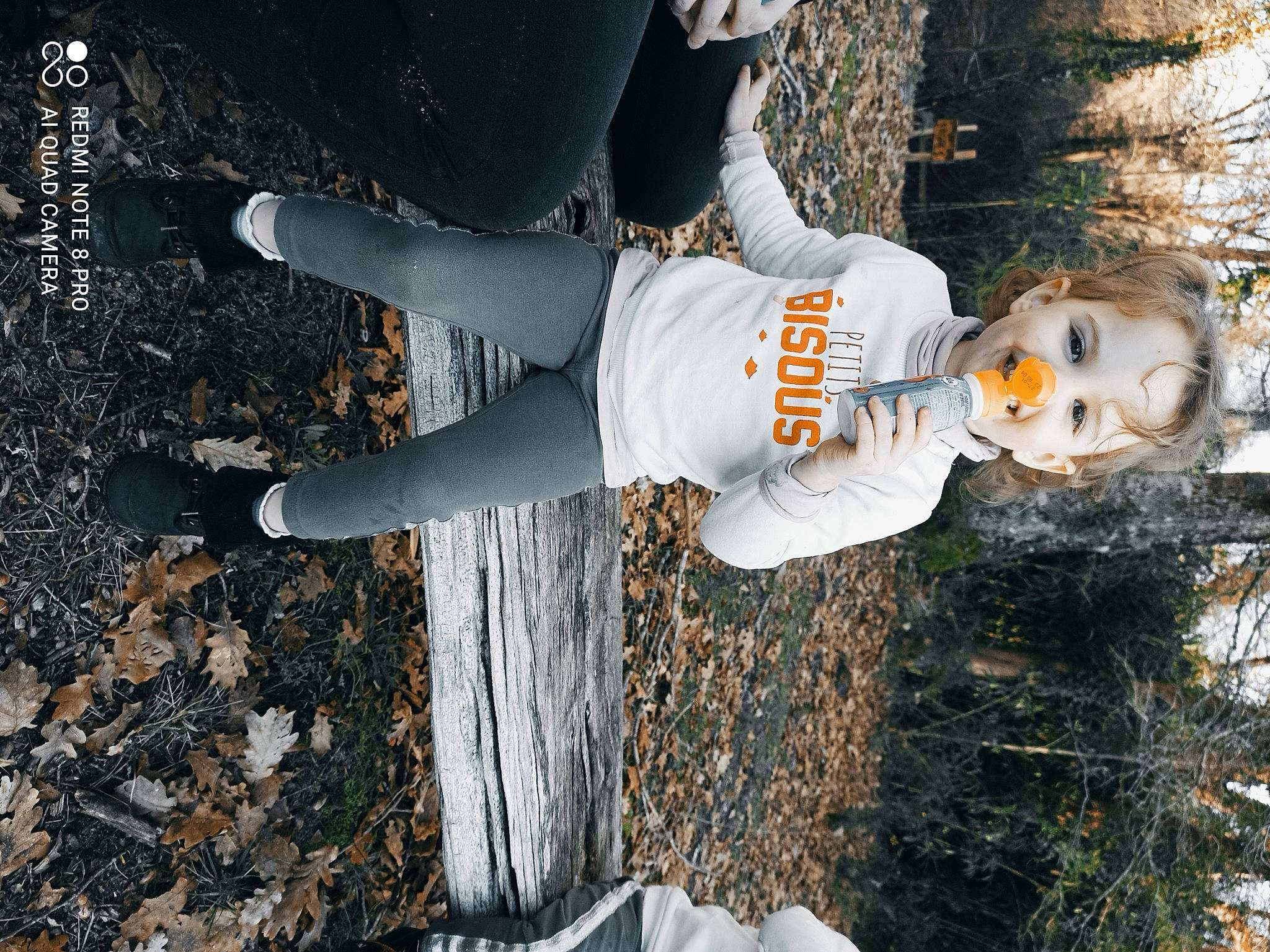 Shayana a rejoint le concours — aidez-le/la à gagner de superbes lots ! child, denim, freezing, fun, fur, gesture, glove, grass, hat, human_leg, joy, person, plant, snow, soil, street_fashion, thigh, tree, winter, wood