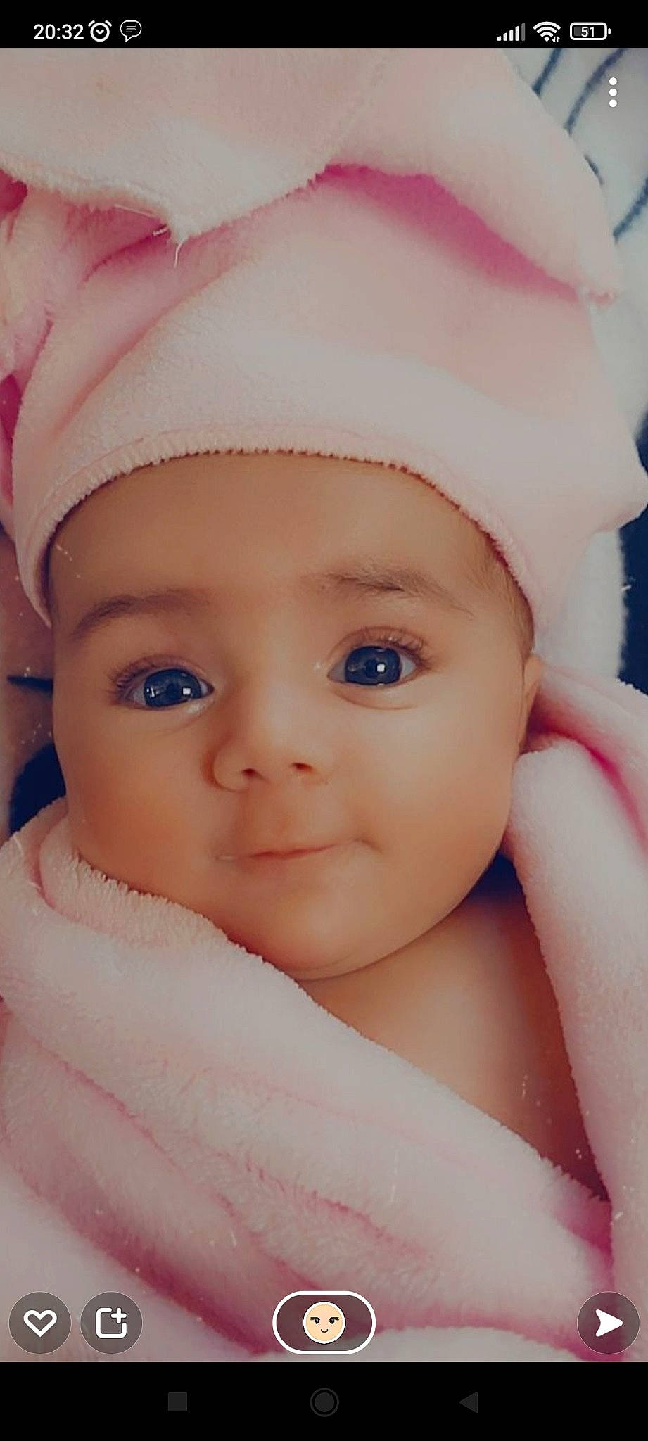 Lylou a rejoint le concours — aidez-le/la à gagner de superbes lots ! baby, cap, cheek, chin, eye, eyebrow, eyelash, facial_expression, happy, headgear, human, iris, lip, mouth, nose, organ, person, pink, product, skin