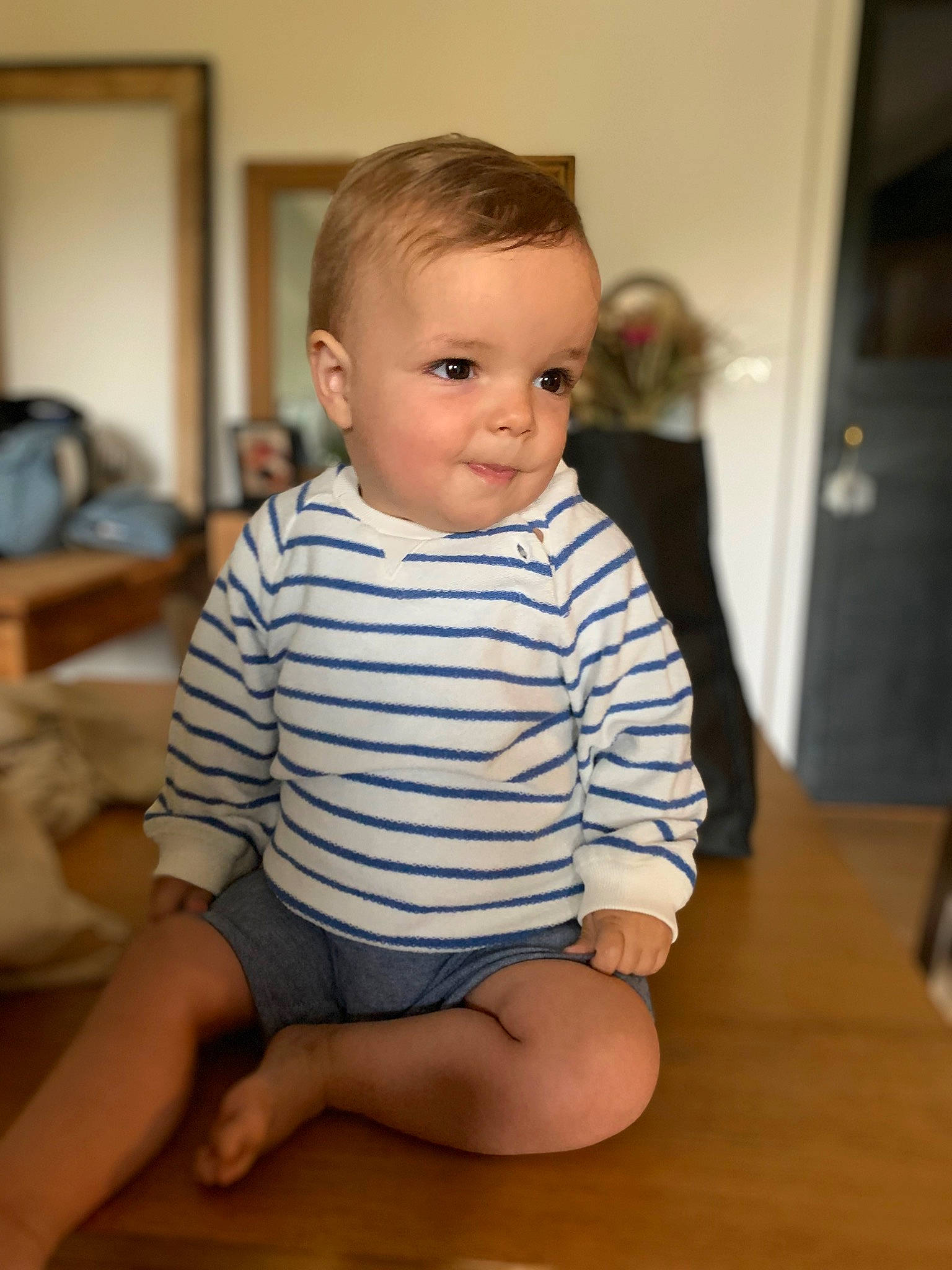 Marceau a rejoint le concours — aidez-le/la à gagner de superbes lots ! baby, baby_toddler_clothing, cheek, chin, comfort, elbow, face, floor, flooring, hair, hardwood, human_leg, iris, knee, person, shoulder, skin, sleeve, thumb, toddler