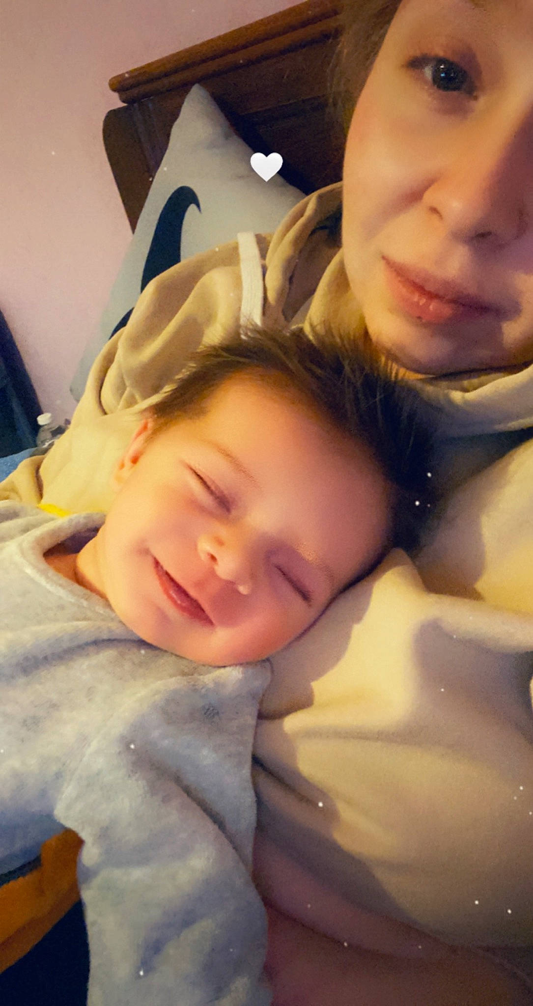 Tylio participe au concours pour gagner de l'argent avec cette photo : baby, cheek, child, comfort, eyebrow, eyelash, face, finger, forehead, fun, gesture, happy, lip, mouth, nose, person, skin, smile, thumb, toddler