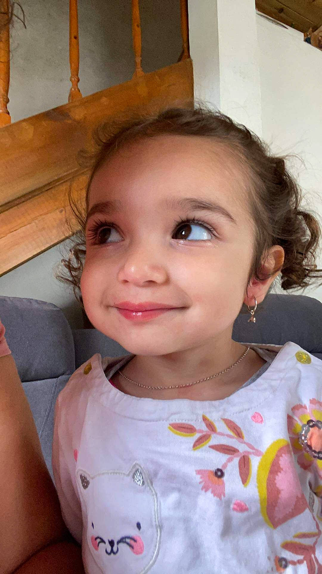 Ines a rejoint le concours — aidez-le/la à gagner de superbes lots ! black_hair, cheek, chin, ear, eye, eyebrow, eyelash, forehead, happy, iris, jaw, joy, lip, mouth, nose, organ, person, pink, skin, sleeve