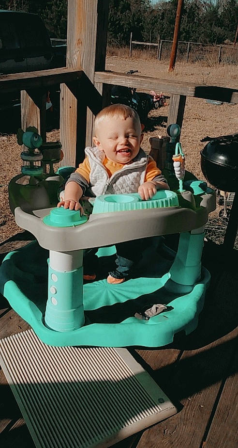 Case is registered to the contest to win money with this photo: baby, baby_products, baby_toddler_clothing, balance, child, dentistry, hand, health_care, human_body, knee, medical, medical_equipment, person, product, science, toddler