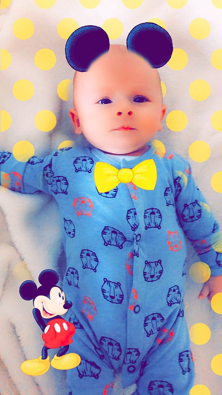 Diego a rejoint le concours — aidez-le/la à gagner de superbes lots ! azure, baby_toddler_clothing, blue, child, facial_expression, happy, mammal, orange, organ, people, person, photograph, pink, product, red, sleeve, textile, toy, vertebrate, white