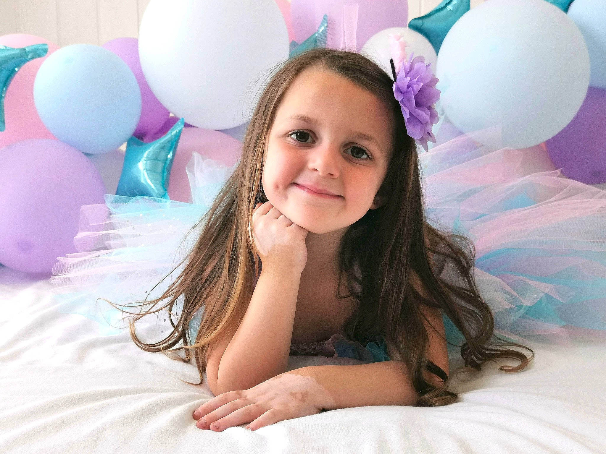 Mayley a rejoint le concours — aidez-le/la à gagner de superbes lots ! balloon, beauty, child, dress, facial_expression, flash_photography, fun, hair, hairstyle, happy, head, joy, leisure, party_supply, person, photograph, pink, skin, smile, textile