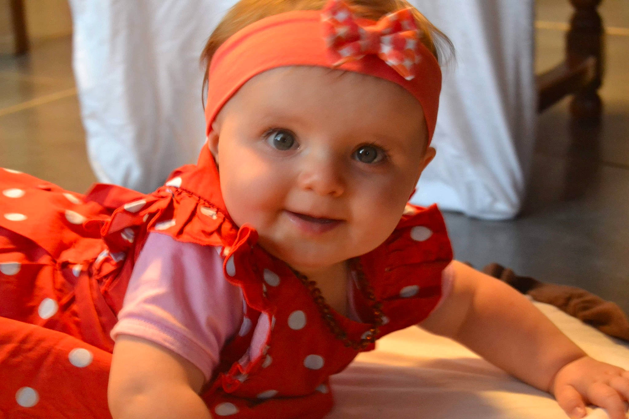 Inaya a rejoint le concours — aidez-le/la à gagner de superbes lots ! baby, cheek, child, eye, face, hair_accessory, head, headband, headgear, headwear, joy, lip, person, skin, smile, toddler