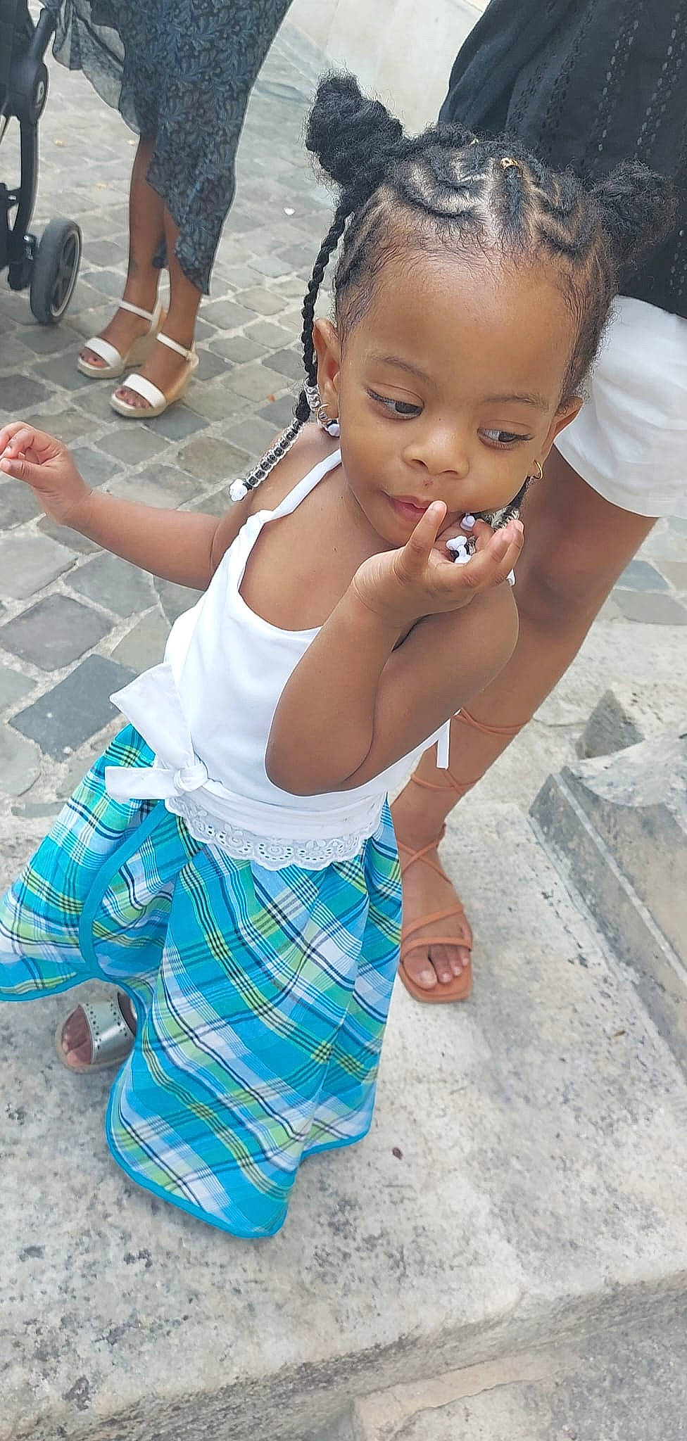 Kaëlye a rejoint le concours — aidez-le/la à gagner de superbes lots ! adaptation, child, eye, face, fun, hair, happy, human, human_leg, joint, leisure, people, person, photograph, smile, summer, thigh, toddler, waist, water