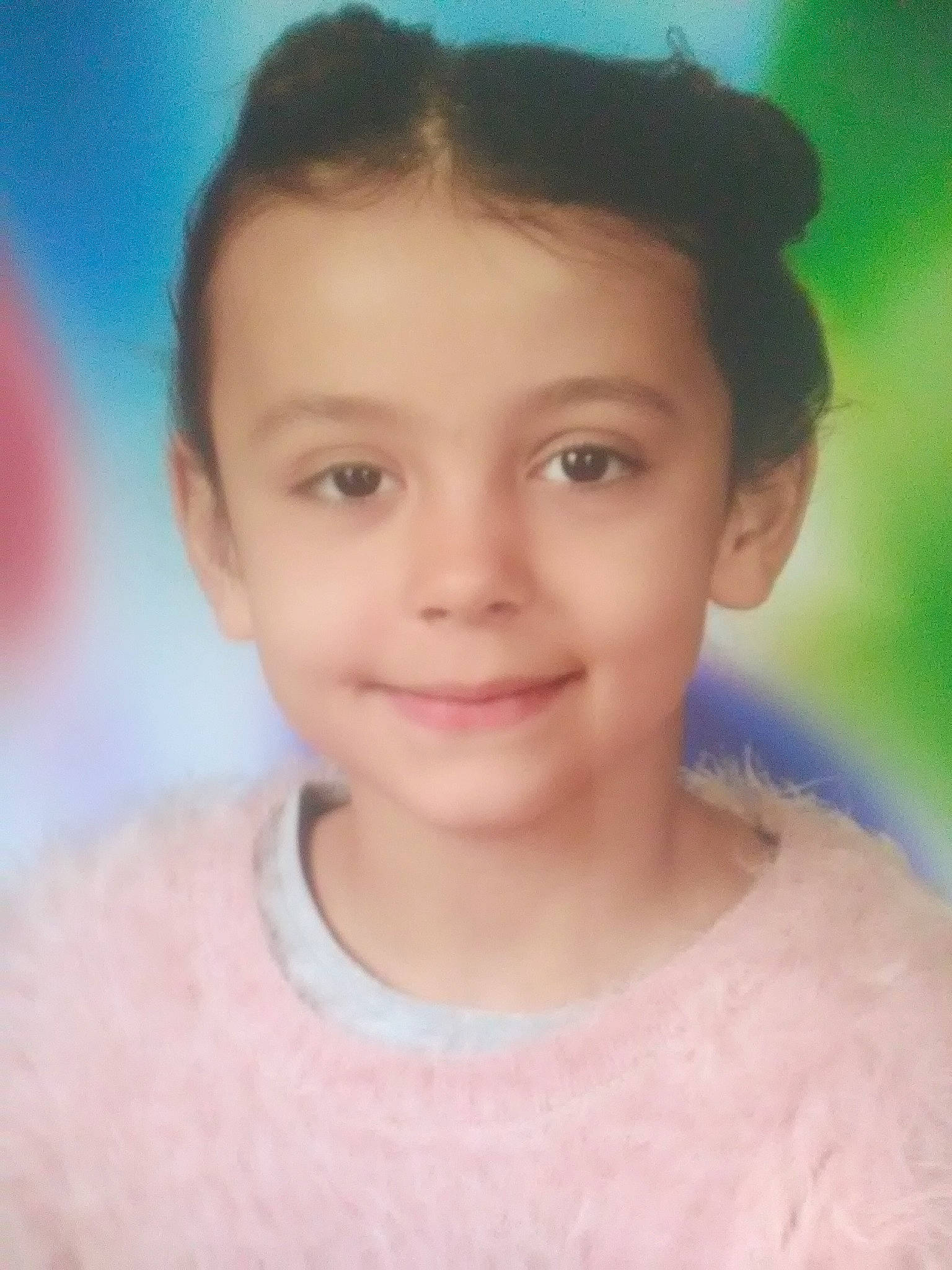 Jade a rejoint le concours — aidez-le/la à gagner de superbes lots ! black_hair, cheek, child, child_model, chin, close_up, ear, eye, eyebrow, face, forehead, girl, hairstyle, head, human_hair_color, jaw, joy, lip, nose, person