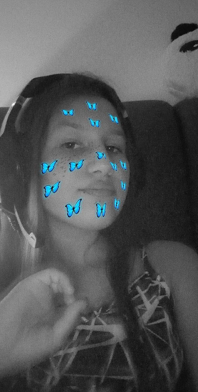 Mya participe au concours pour gagner de l'argent avec cette photo : abdomen, barechested, black_hair, chest, chin, elbow, electric_blue, eye, eyebrow, eyelash, eyewear, flash_photography, forehead, gesture, hat, jaw, mouth, neck, person, trunk